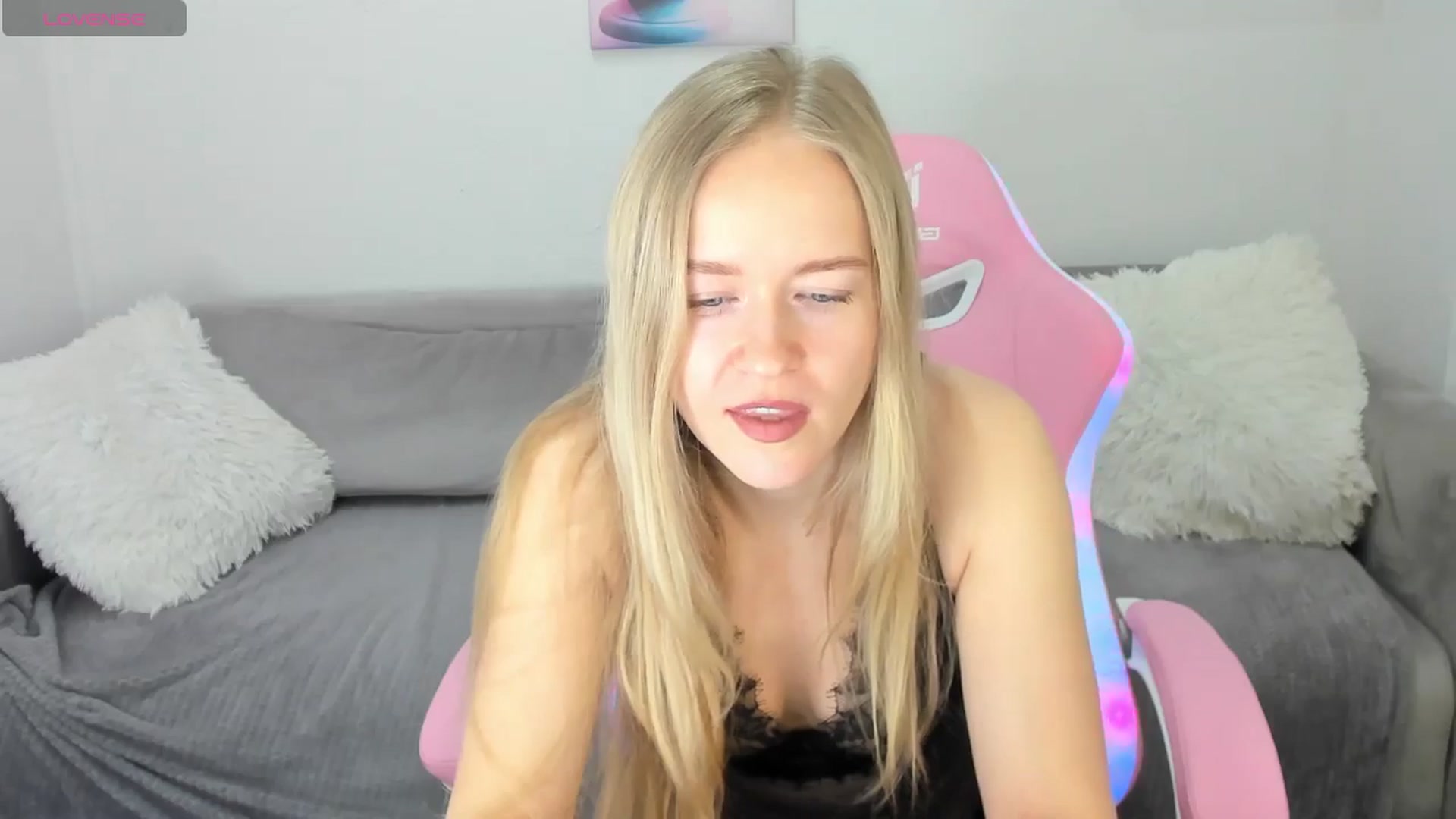Gallery image thumbnail from Angel_Kristy's myfreecams stream on, 02/27/2025, 01:58 image 15 of 20