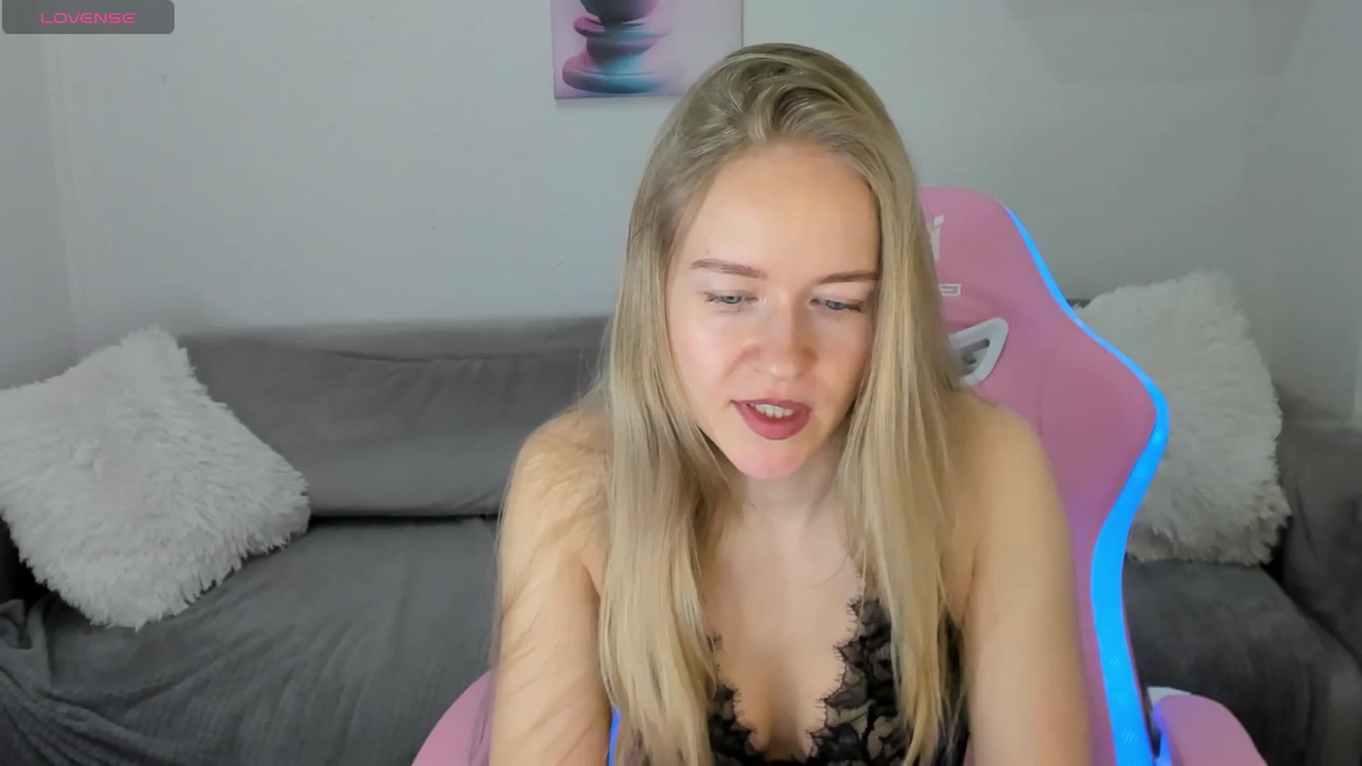 Gallery image thumbnail from Angel_Kristy's myfreecams stream on, 02/27/2025, 02:45 image 15 of 20