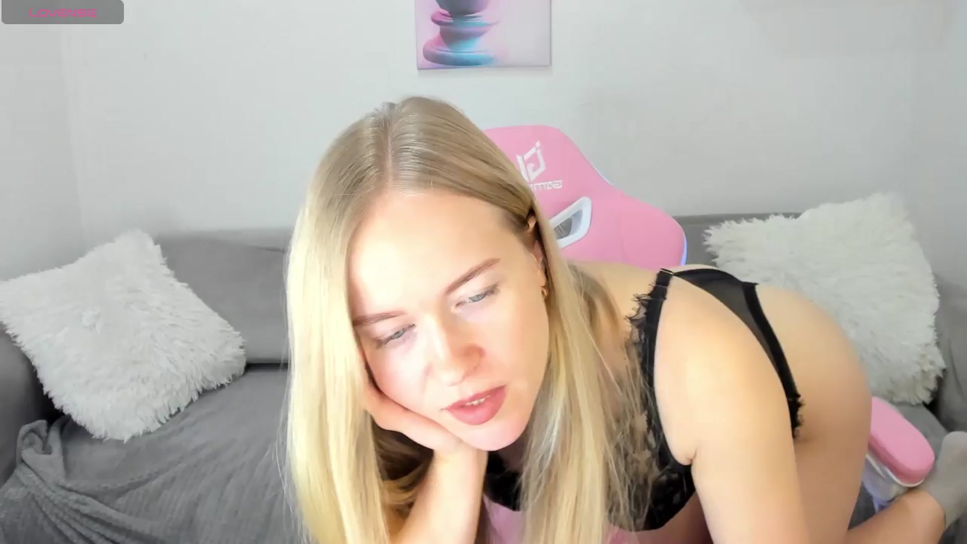 Gallery image thumbnail from Angel_Kristy's myfreecams stream on, 02/27/2025, 03:58 image 13 of 20