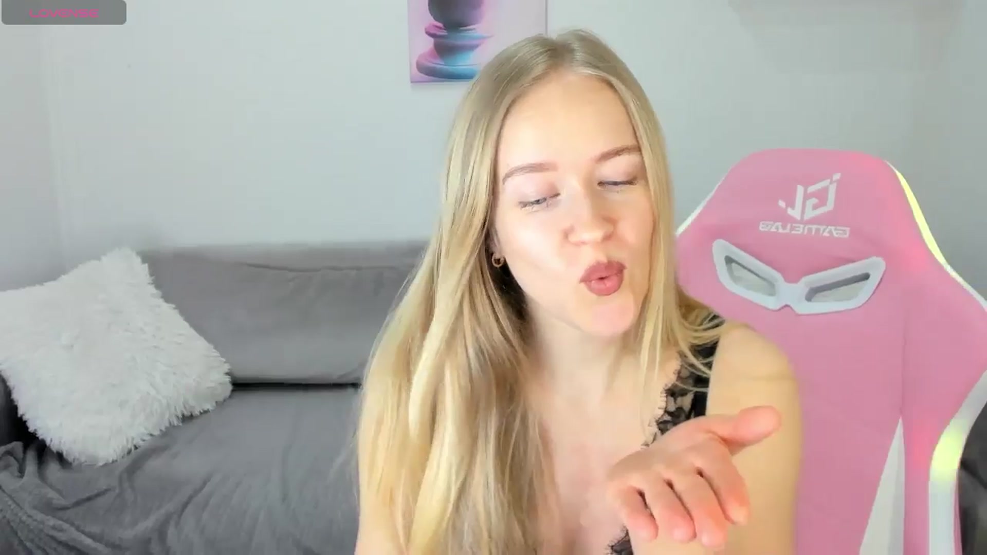 Gallery image thumbnail from Angel_Kristy's myfreecams stream on, 02/27/2025, 05:13 image 5 of 20