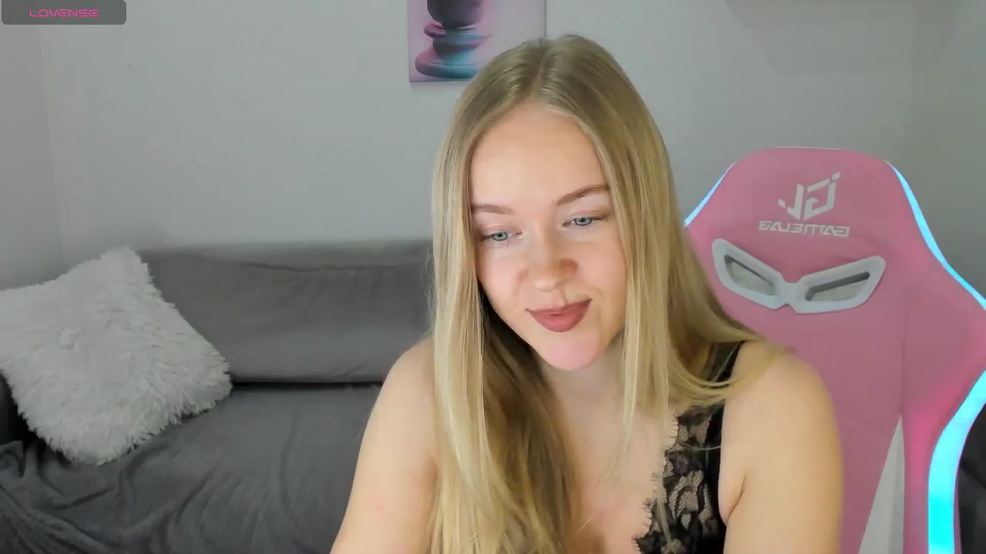 Gallery image thumbnail from Angel_Kristy's myfreecams stream on, 02/27/2025, 05:13 image 6 of 20