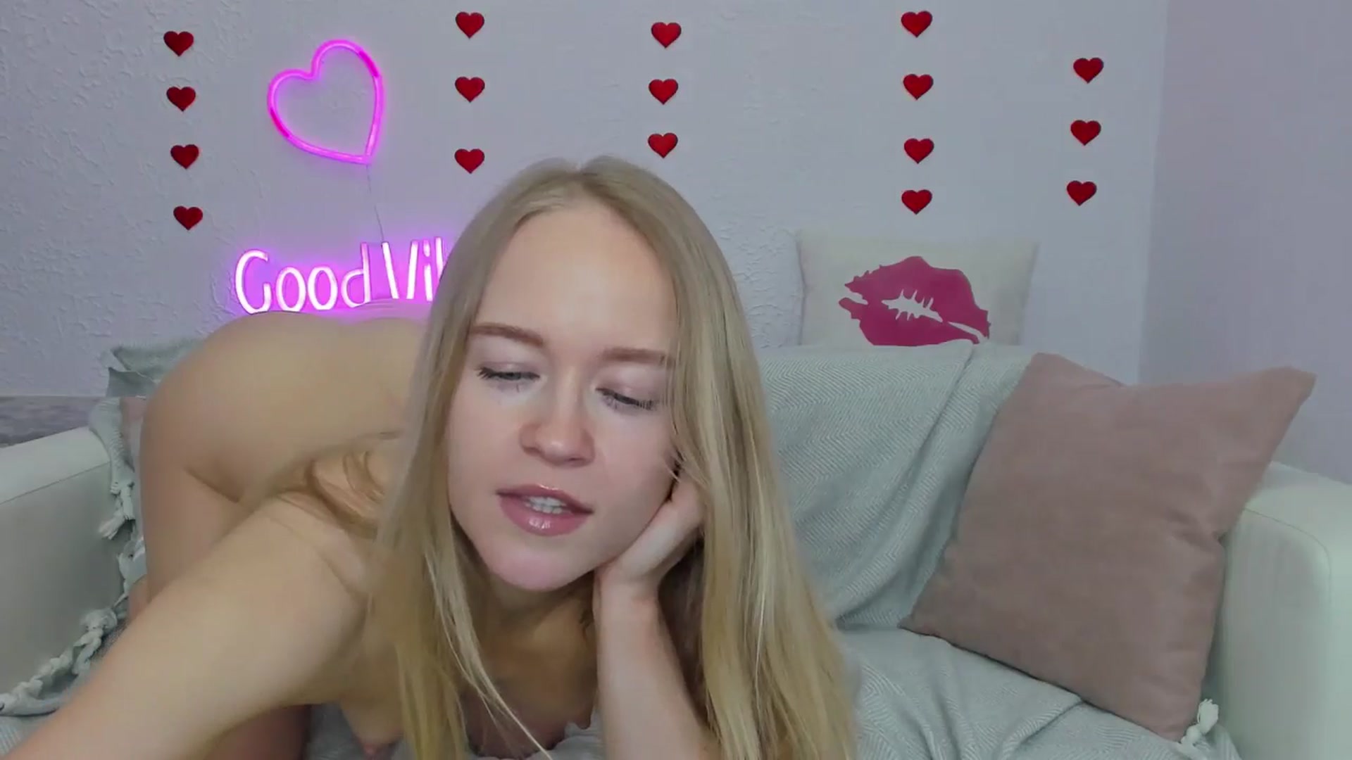 Gallery image thumbnail from Angel_Kristy's myfreecams stream on, 03/09/2025, 02:37 image 14 of 20