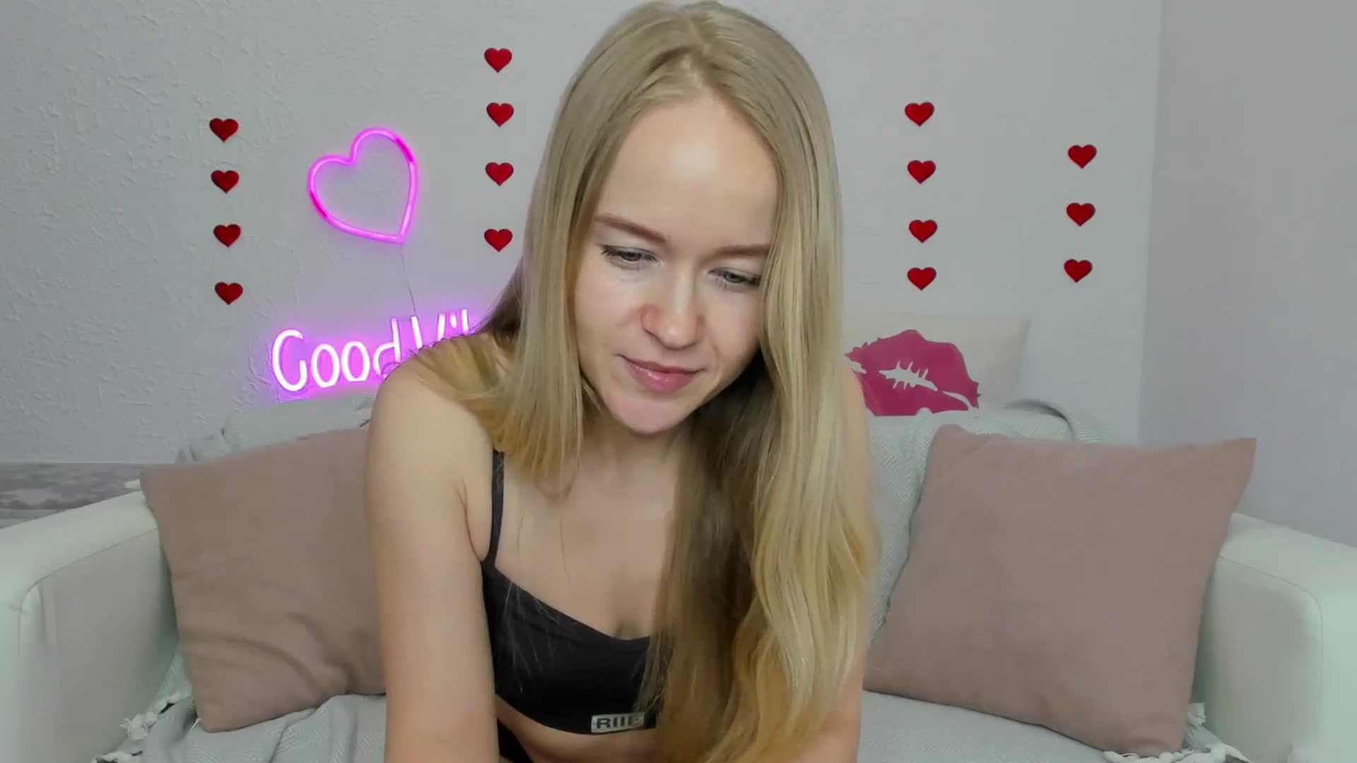 Gallery image thumbnail from Angel_Kristy's myfreecams stream on, 03/09/2025, 06:40 image 20 of 20