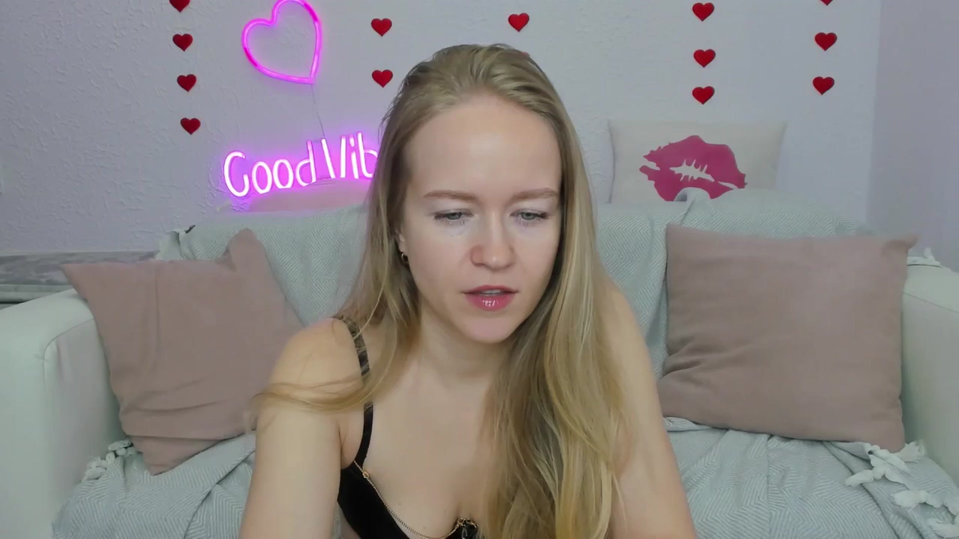 Gallery image thumbnail from Angel_Kristy's myfreecams stream on, 03/12/2025, 05:03 image 15 of 20