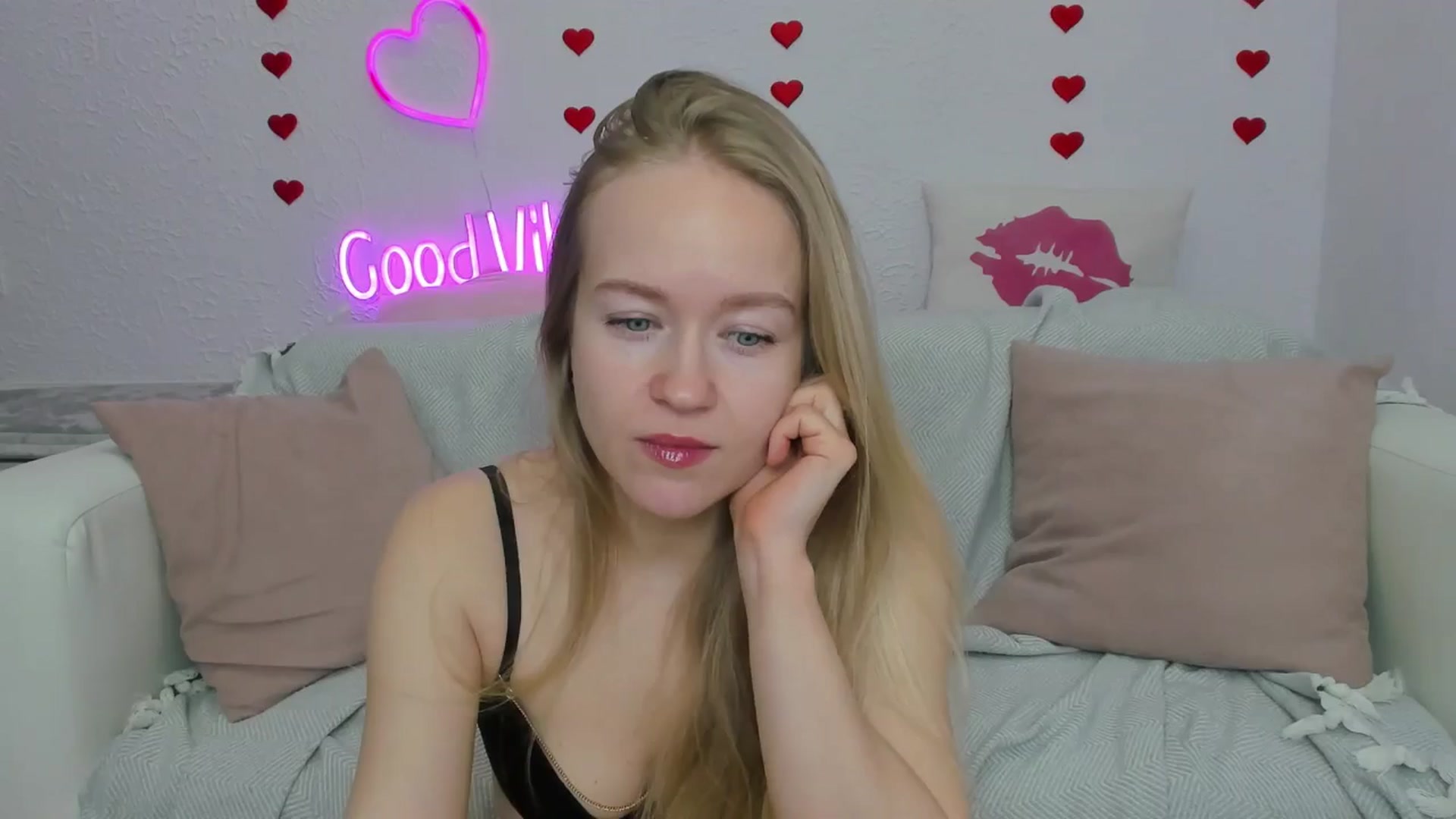 Gallery image thumbnail from Angel_Kristy's myfreecams stream on, 03/12/2025, 05:03 image 16 of 20