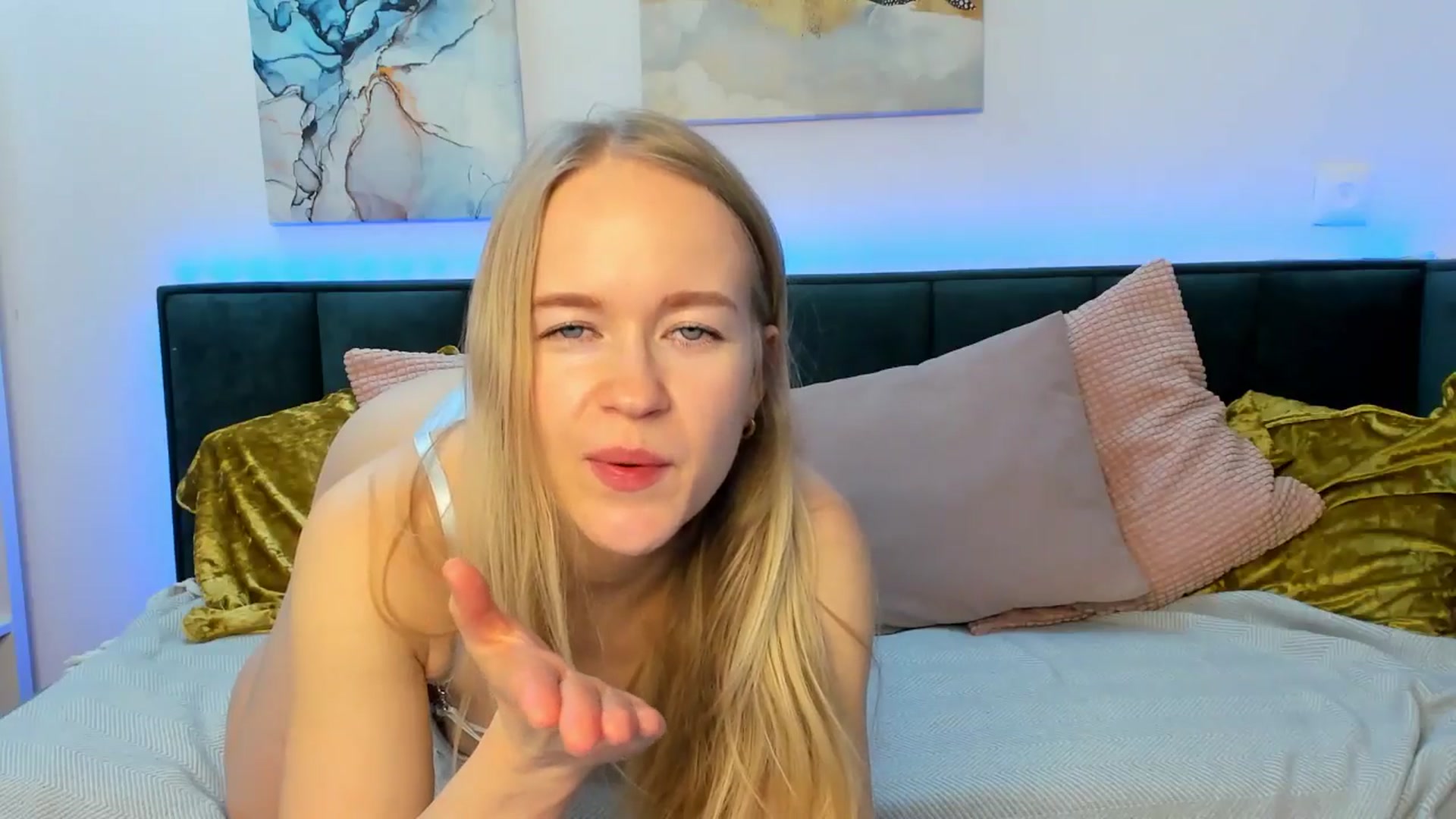 Gallery image thumbnail from Angel_Kristy's myfreecams stream on, 03/17/2025, 05:54 image 4 of 20