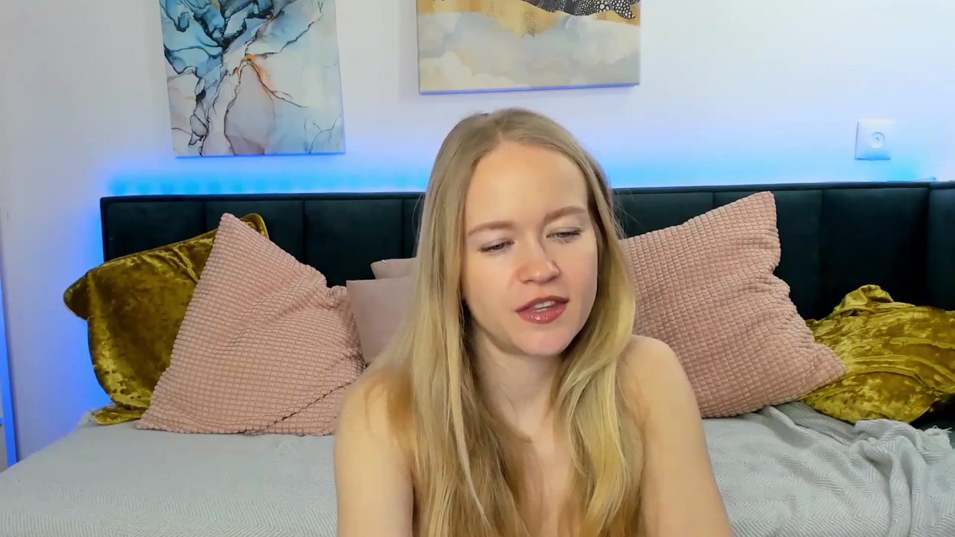 Gallery image thumbnail from Angel_Kristy's myfreecams stream on, 03/18/2025, 04:40 image 4 of 20