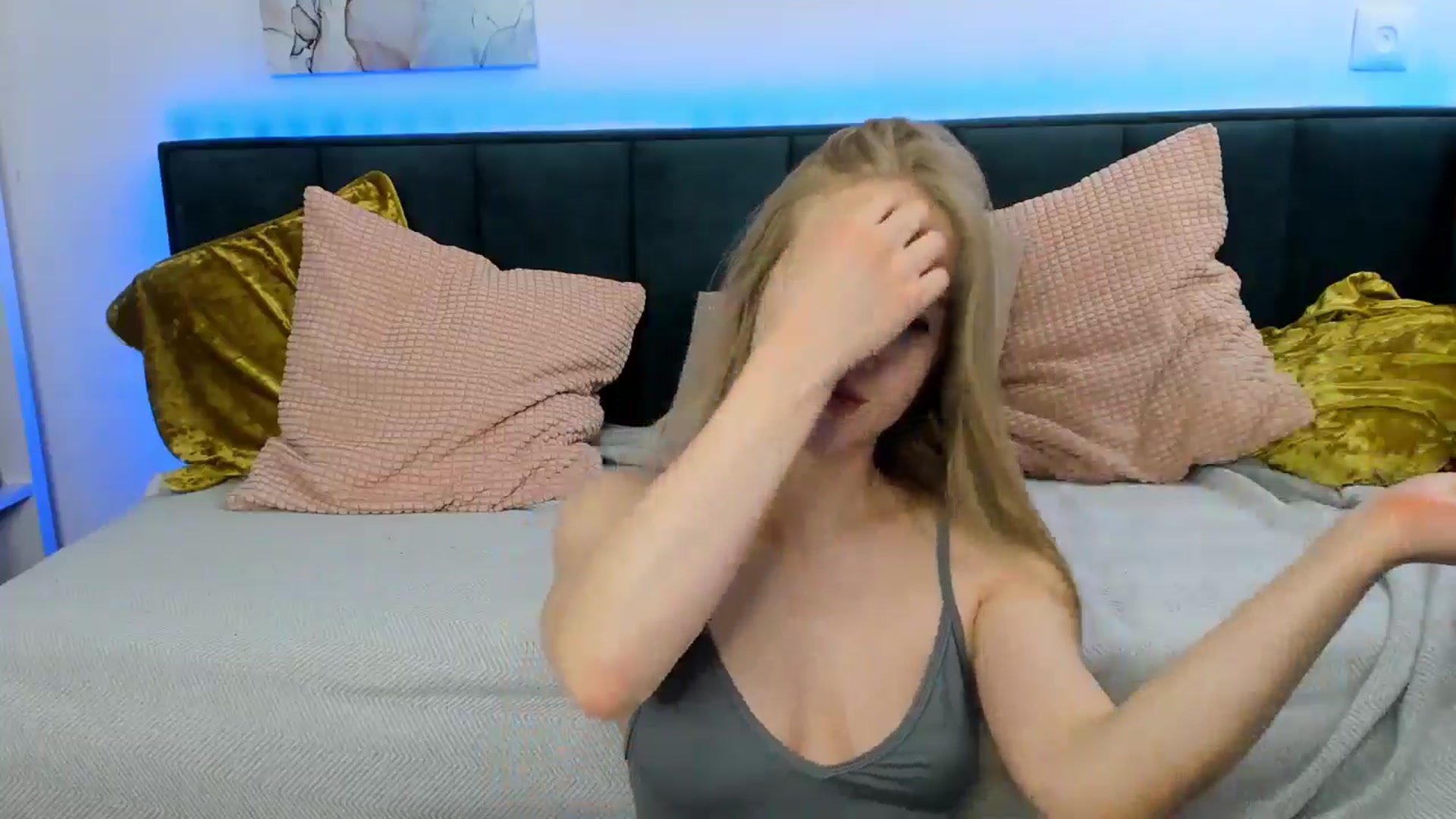 Gallery image thumbnail from Angel_Kristy's myfreecams stream on, 03/18/2025, 05:49 image 18 of 20
