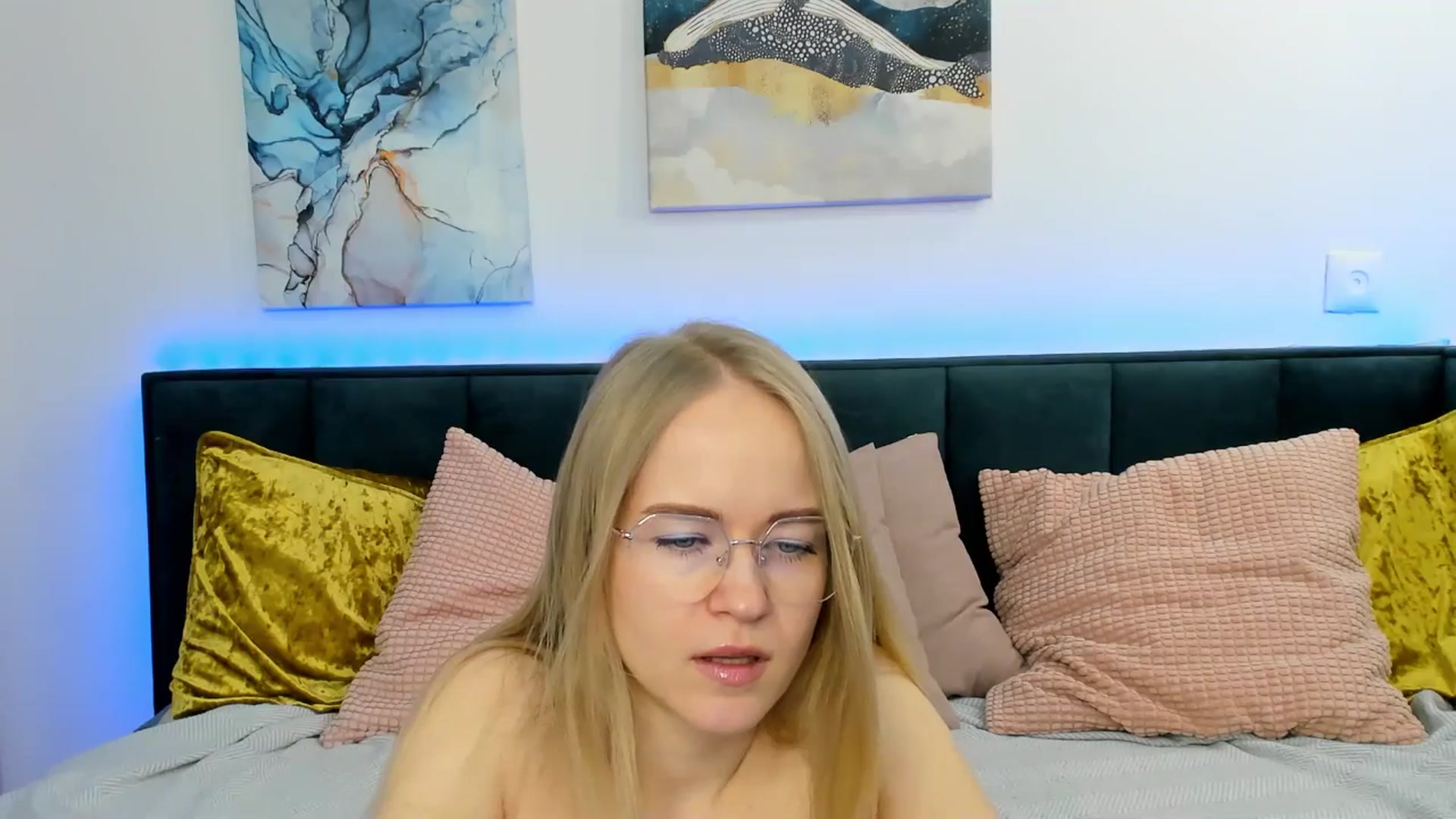 Gallery image thumbnail from Angel_Kristy's myfreecams stream on, 03/21/2025, 04:21 image 10 of 20