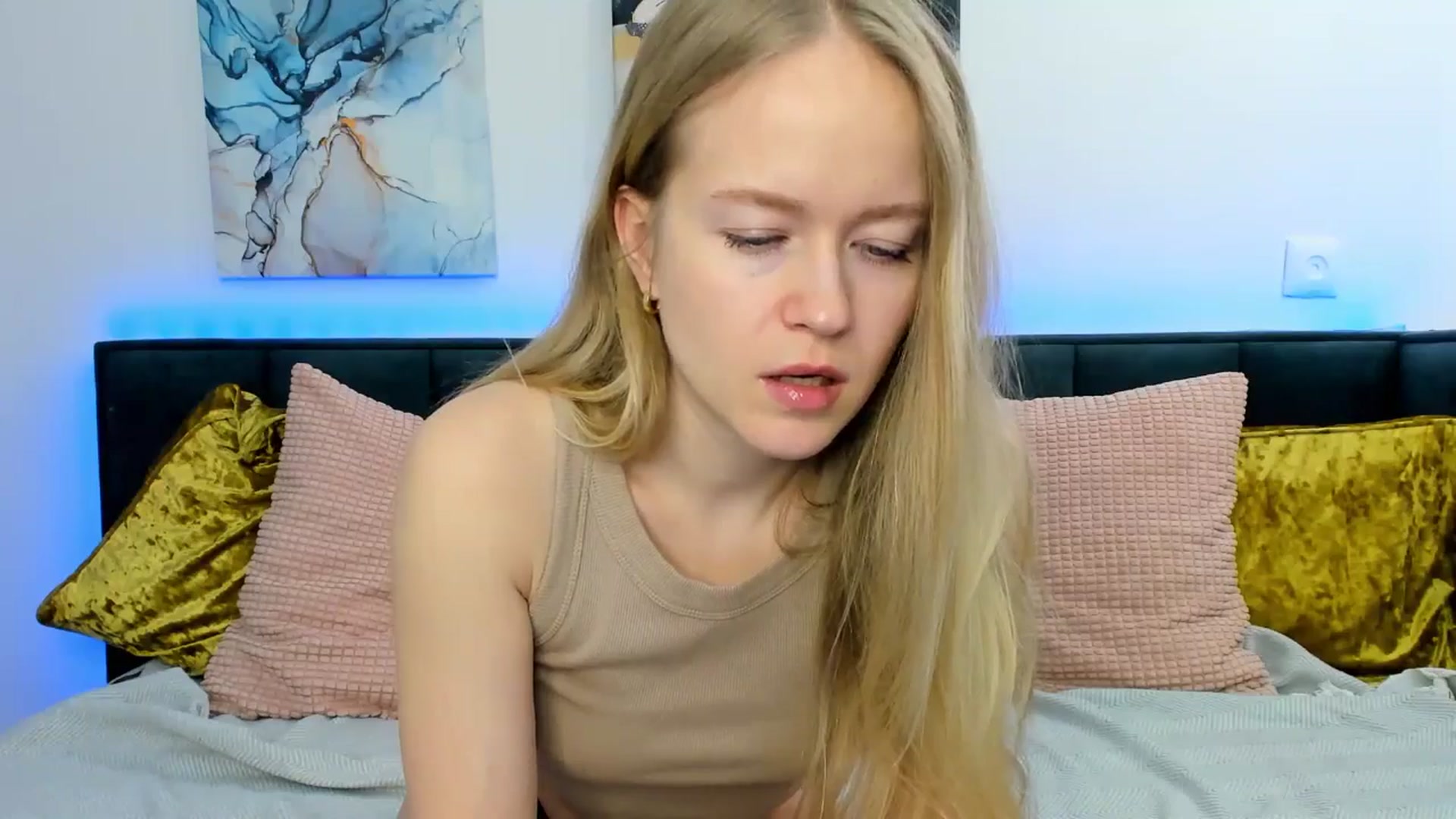 Gallery image thumbnail from Angel_Kristy's myfreecams stream on, 03/23/2025, 05:57 image 12 of 20