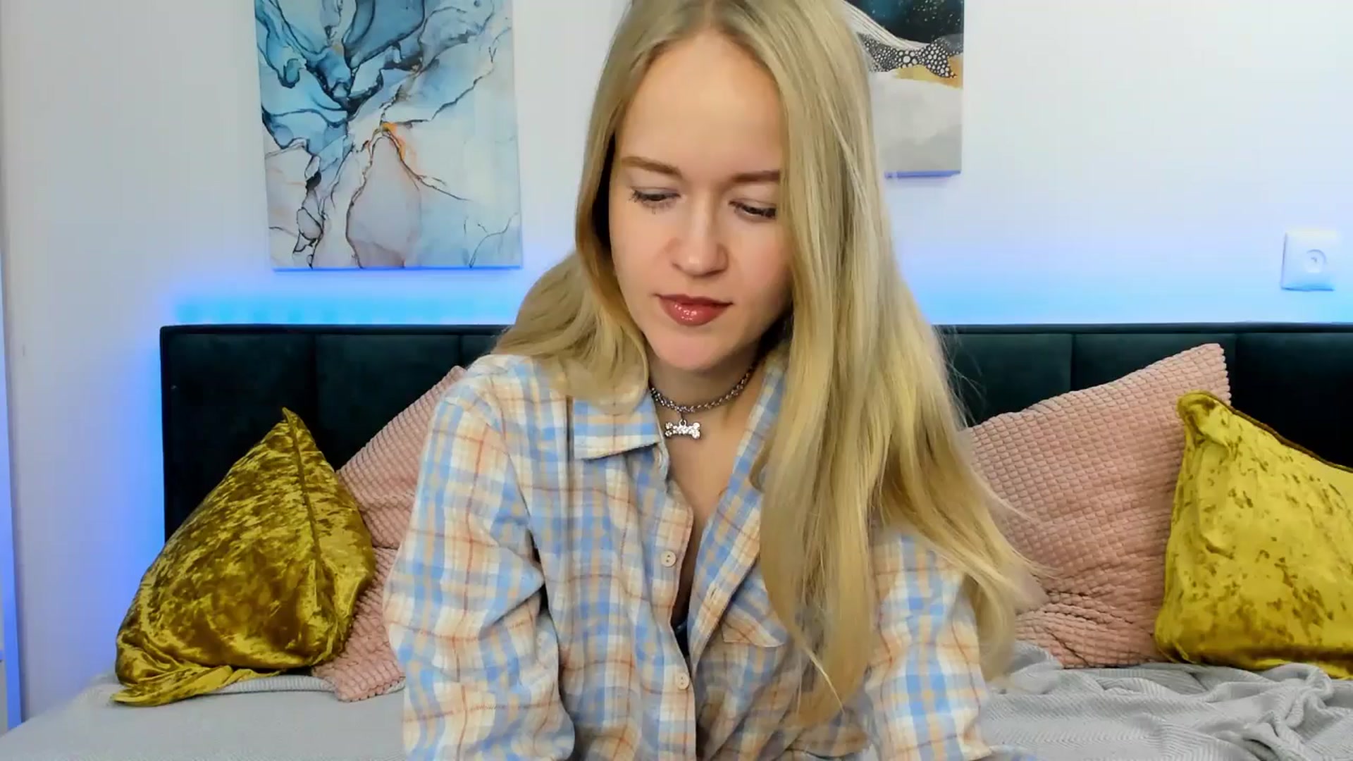 Gallery image thumbnail from Angel_Kristy's myfreecams stream on, 03/31/2025, 06:56 image 1 of 20