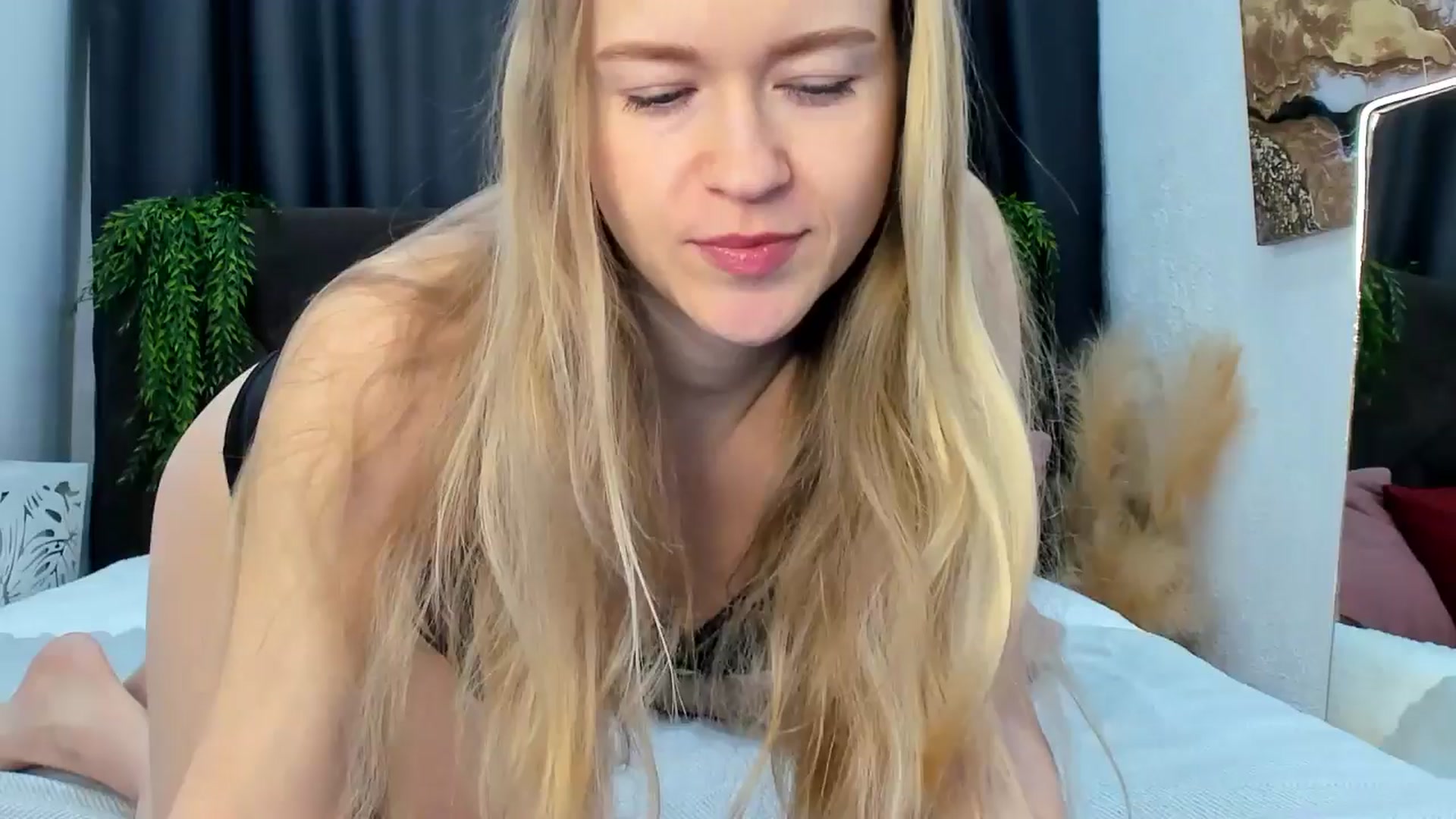 Gallery image thumbnail from Angel_Kristy's myfreecams stream on, 04/04/2025, 03:35 image 1 of 20
