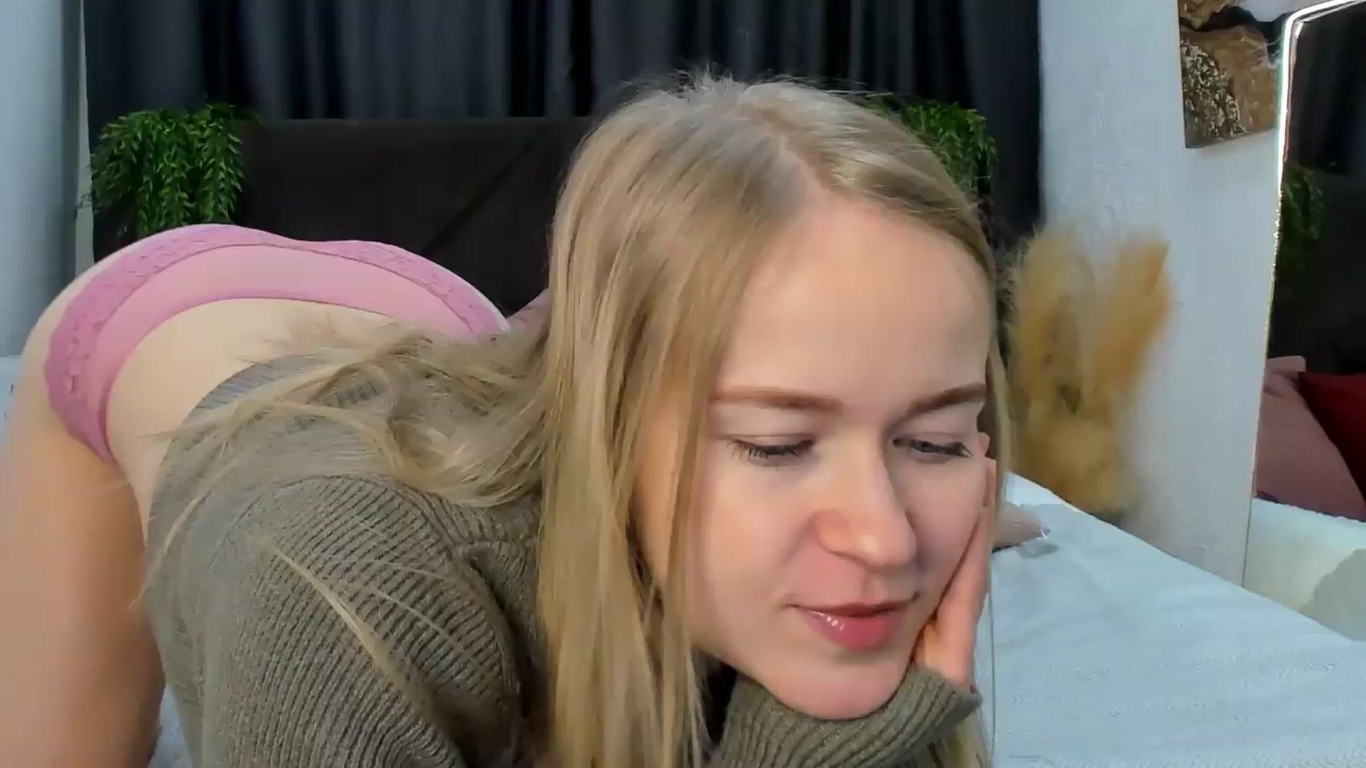 Gallery image thumbnail from Angel_Kristy's myfreecams stream on, 04/04/2025, 04:55 image 15 of 20