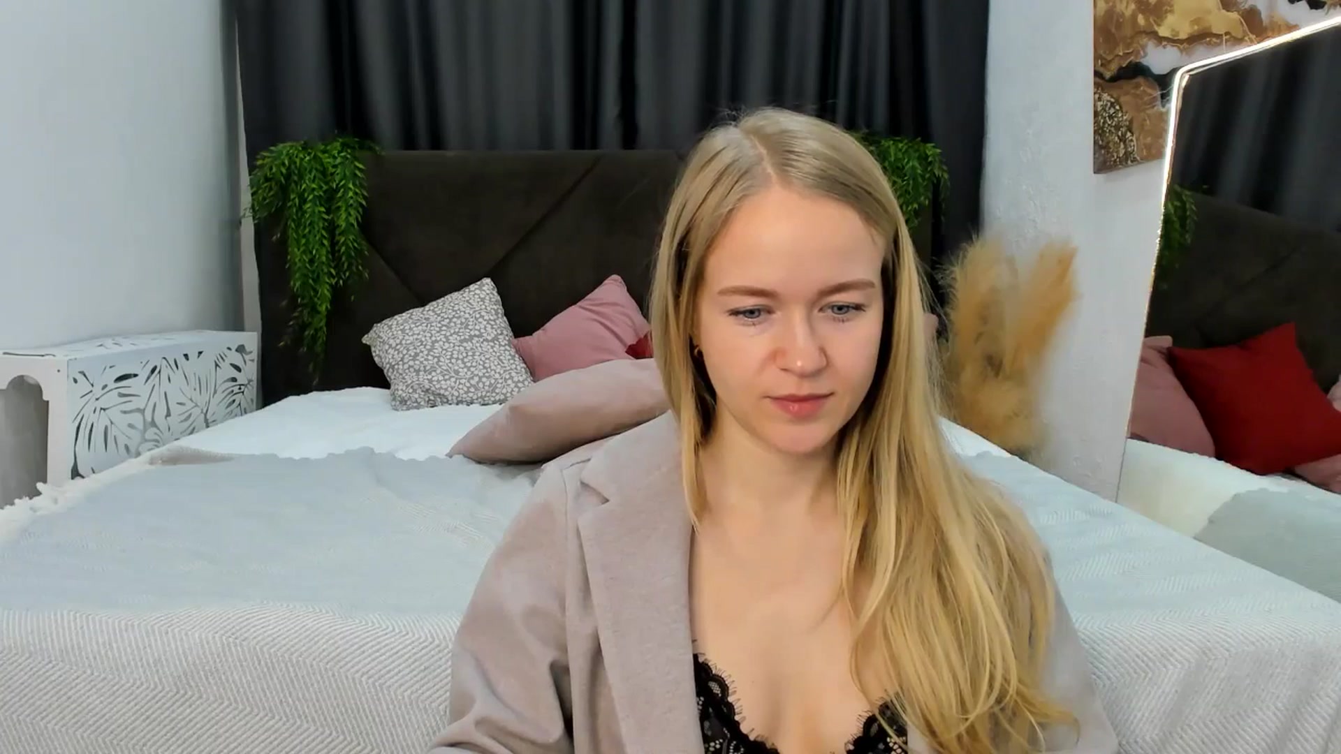 Gallery image thumbnail from Angel_Kristy's myfreecams stream on, 04/05/2025, 07:00 image 19 of 20