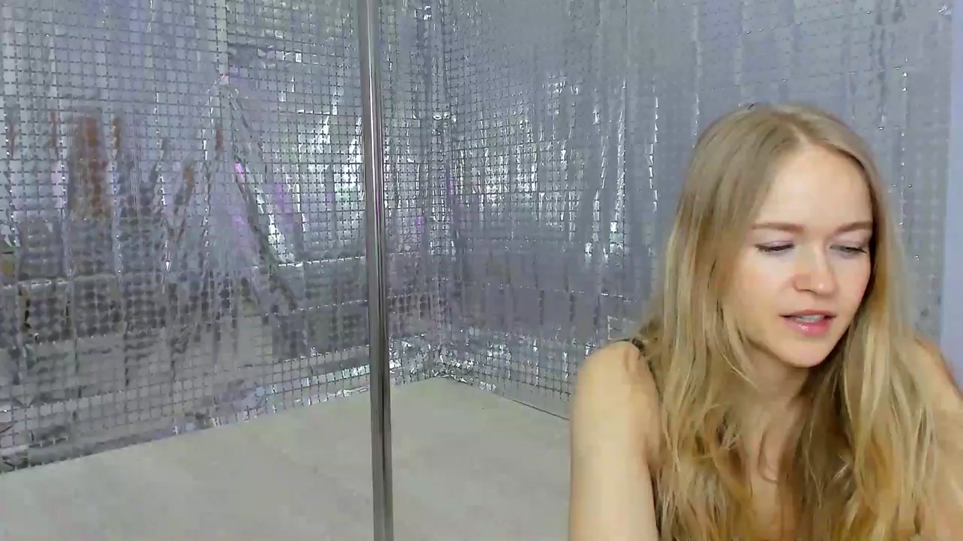 Gallery image thumbnail from Angel_Kristy's myfreecams stream on, 04/06/2025, 06:03 image 18 of 20