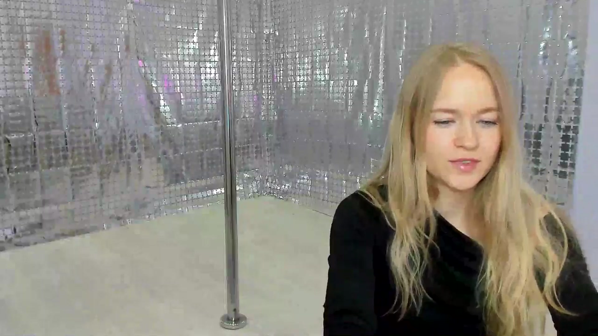 Gallery image thumbnail from Angel_Kristy's myfreecams stream on, 04/06/2025, 07:02 image 7 of 20