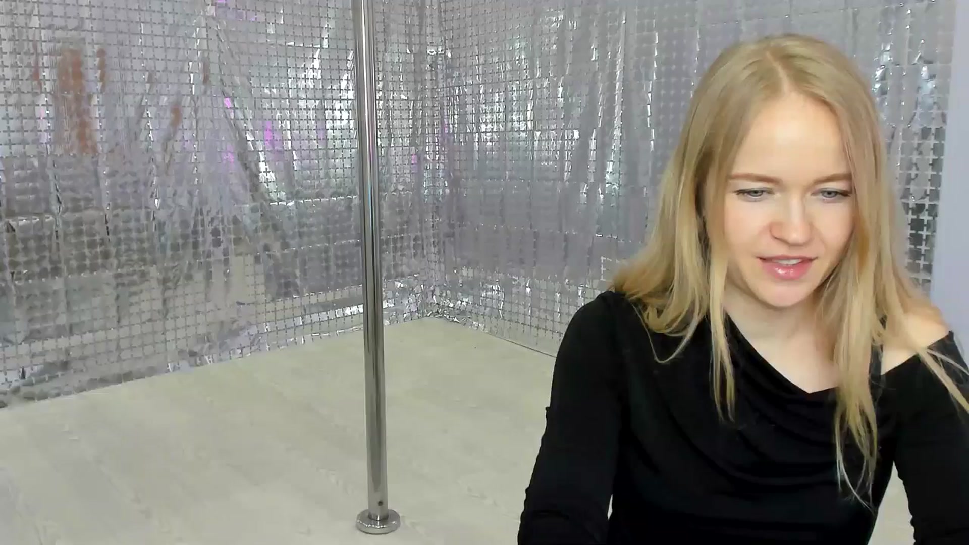 Gallery image thumbnail from Angel_Kristy's myfreecams stream on, 04/06/2025, 07:02 image 13 of 20