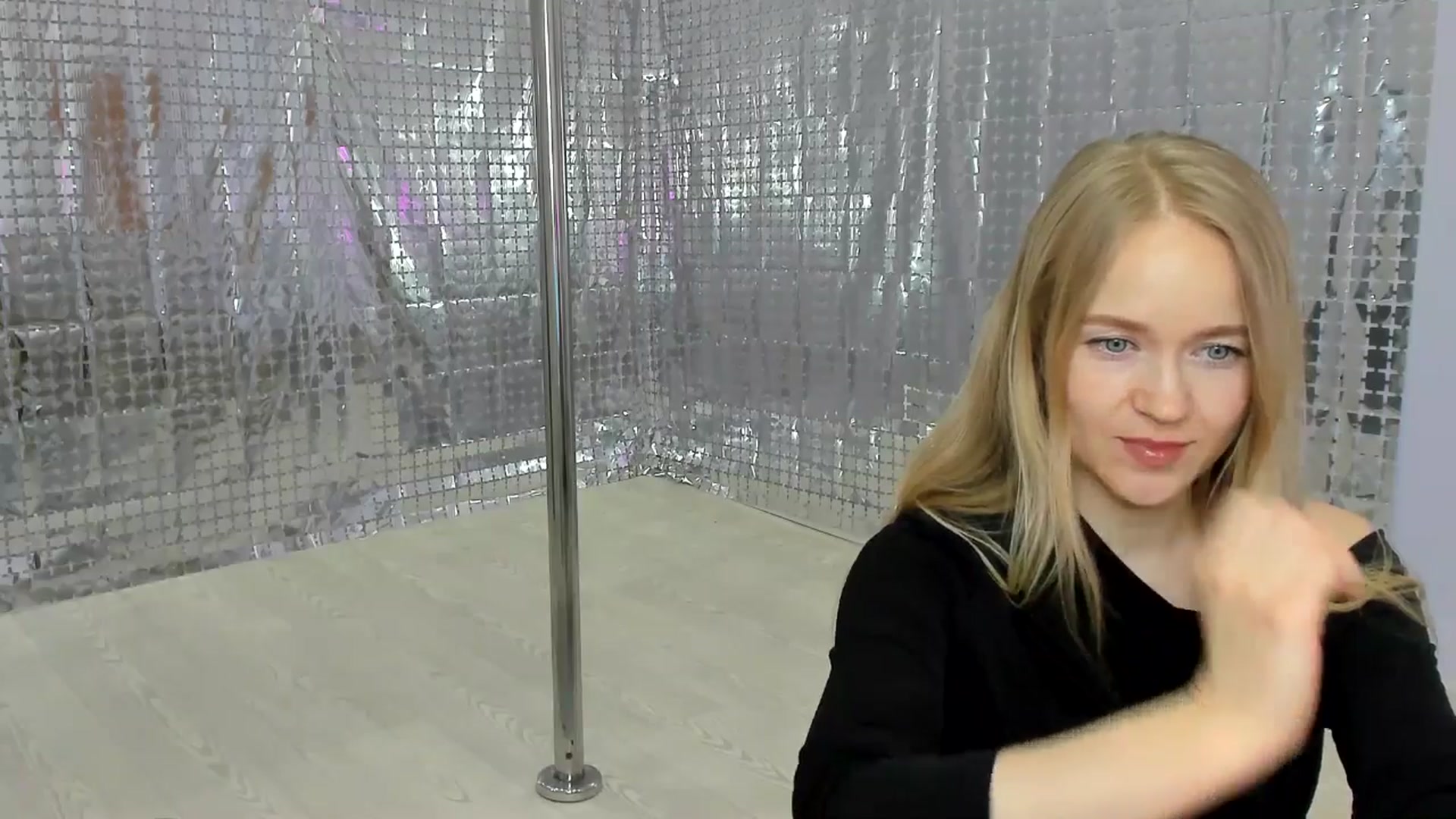 Gallery image thumbnail from Angel_Kristy's myfreecams stream on, 04/06/2025, 07:02 image 5 of 20