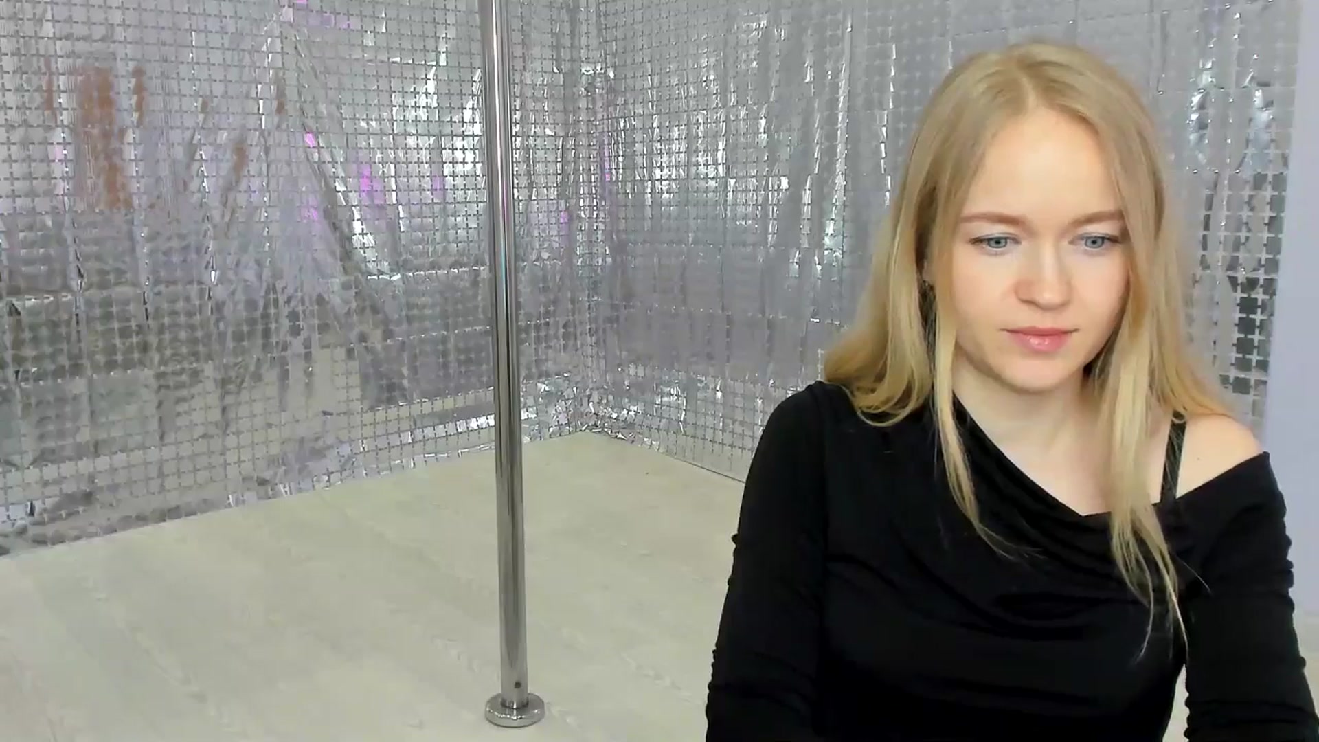 Gallery image thumbnail from Angel_Kristy's myfreecams stream on, 04/06/2025, 07:02 image 9 of 20