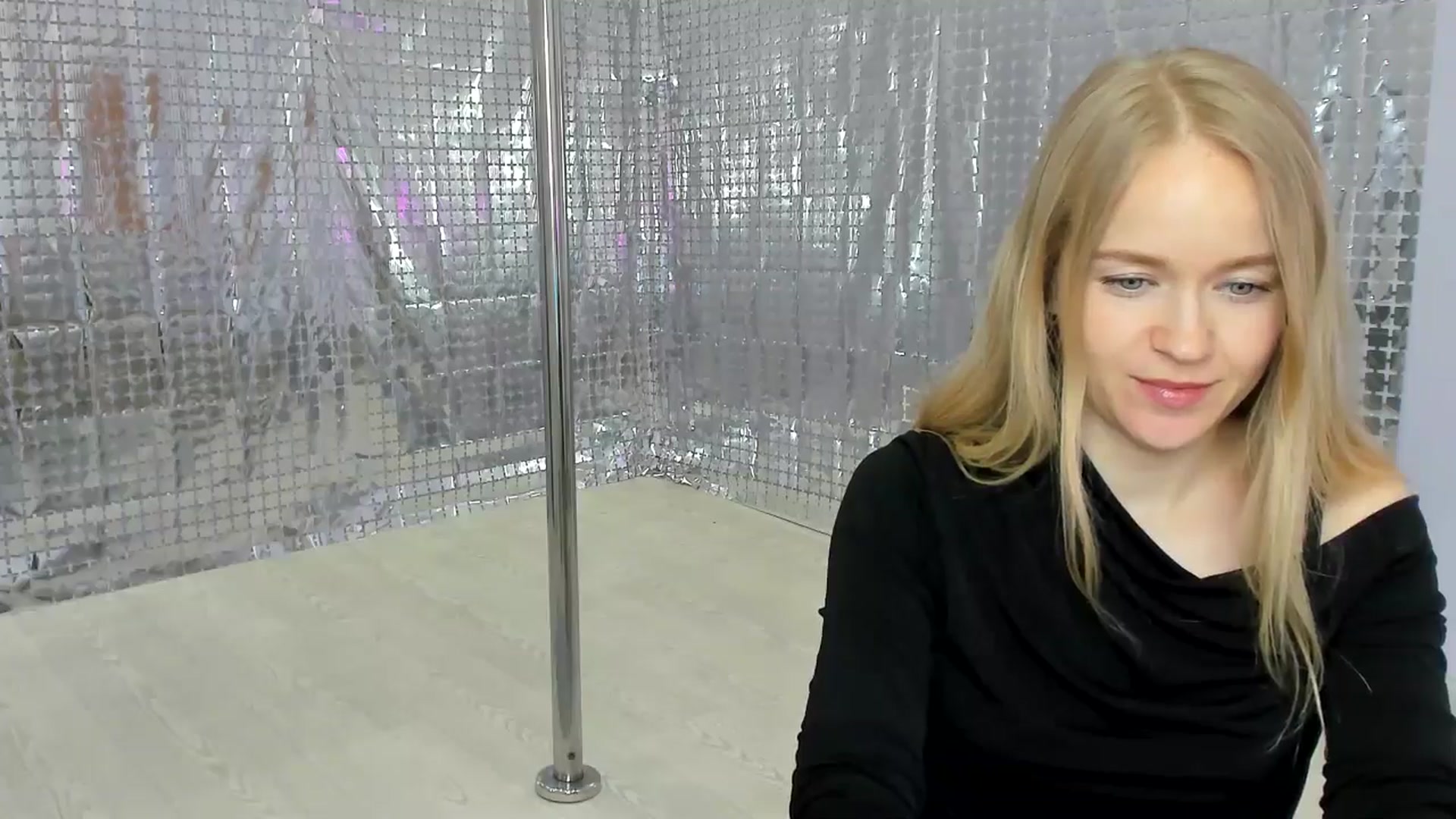 Gallery image thumbnail from Angel_Kristy's myfreecams stream on, 04/06/2025, 07:02 image 10 of 20