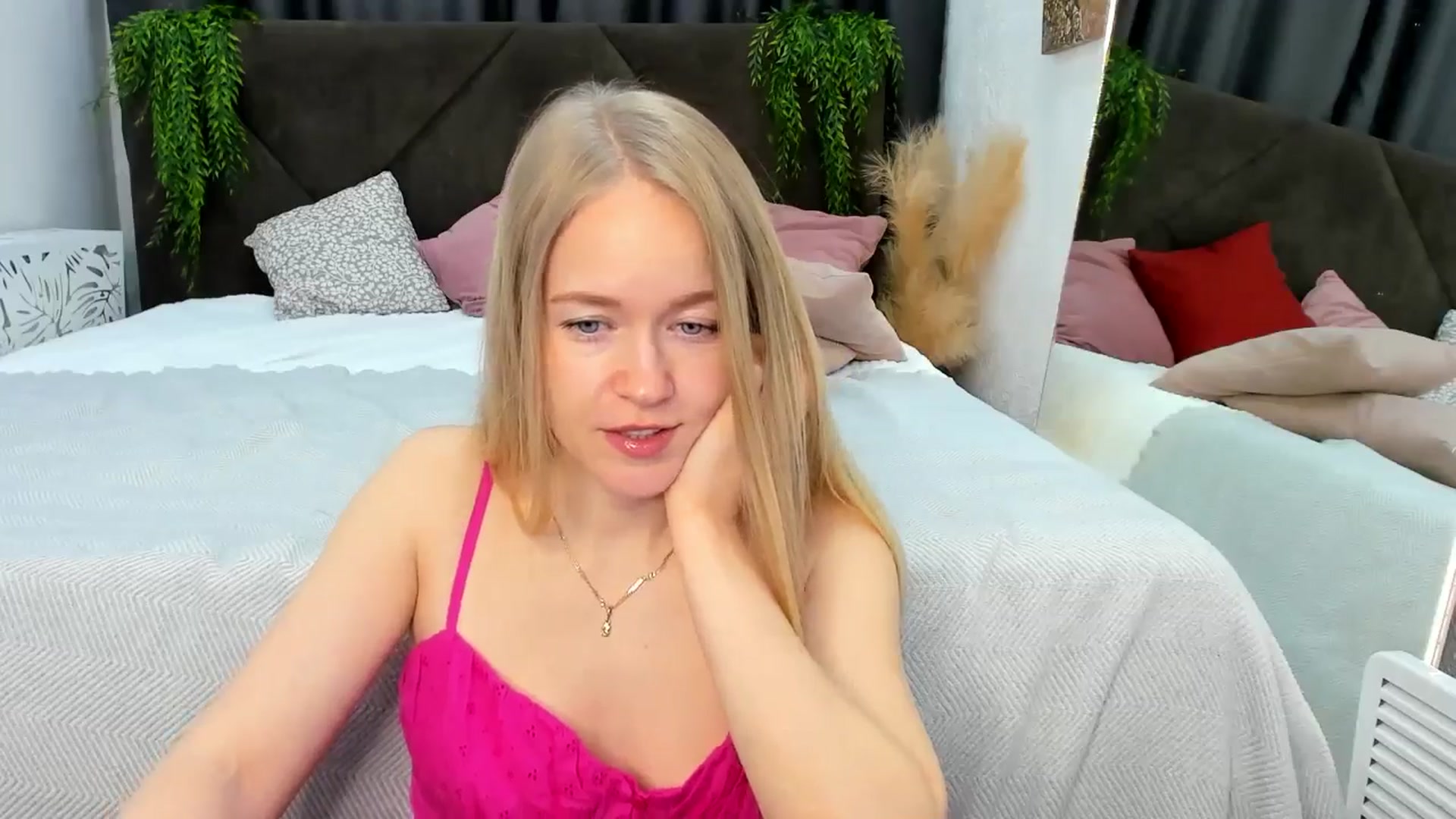 Gallery image thumbnail from Angel_Kristy's myfreecams stream on, 04/10/2025, 04:34 image 6 of 20