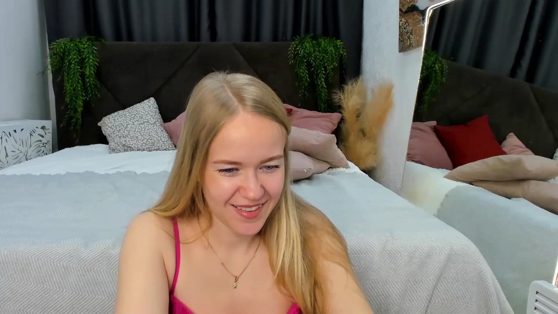 Gallery image thumbnail from Angel_Kristy's myfreecams stream on, 04/10/2025, 04:34 image 9 of 20