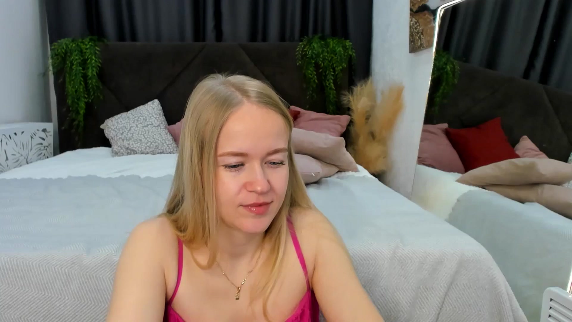 Gallery image thumbnail from Angel_Kristy's myfreecams stream on, 04/10/2025, 04:34 image 7 of 20