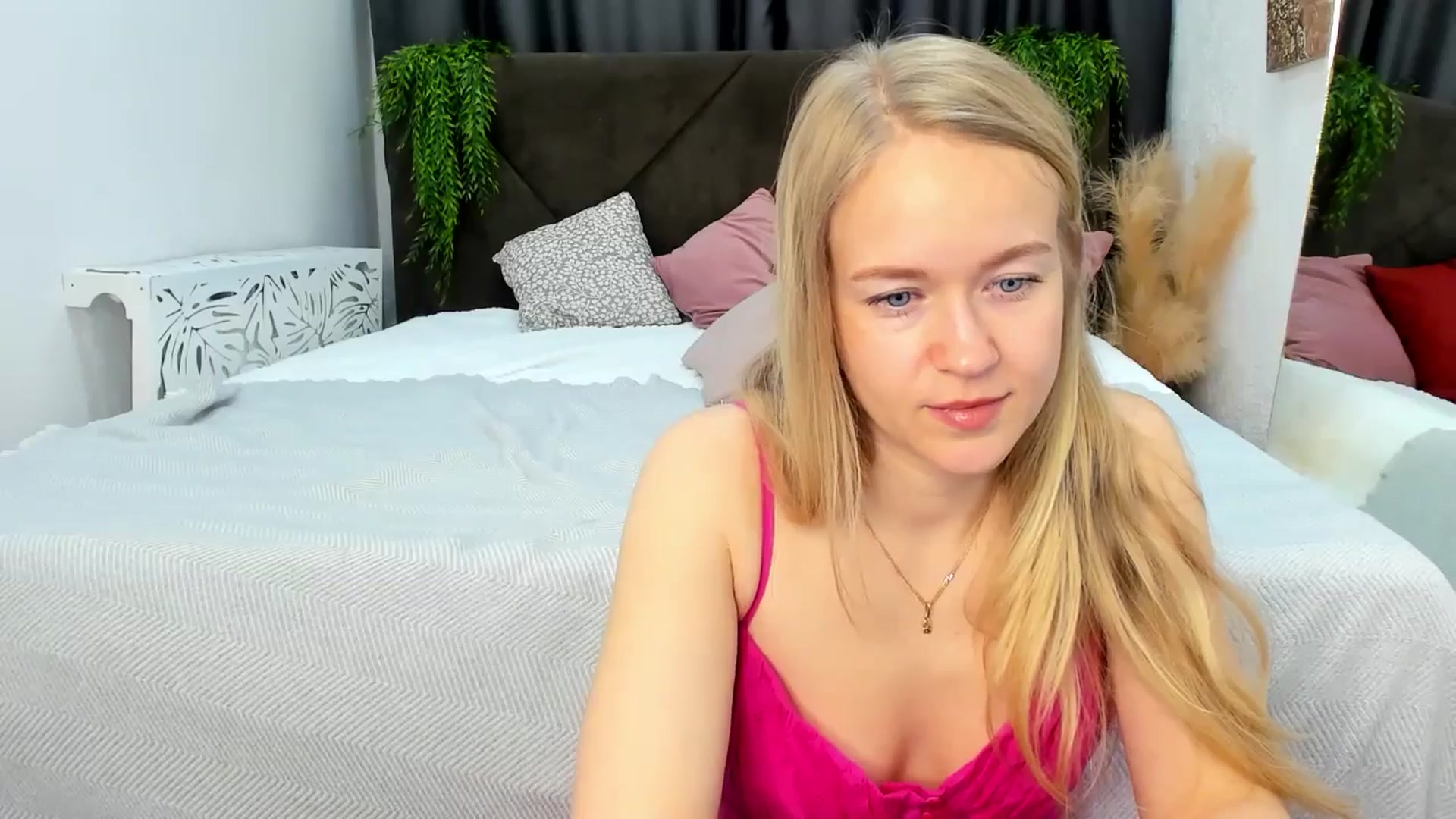 Gallery image thumbnail from Angel_Kristy's myfreecams stream on, 04/10/2025, 06:54 image 7 of 20