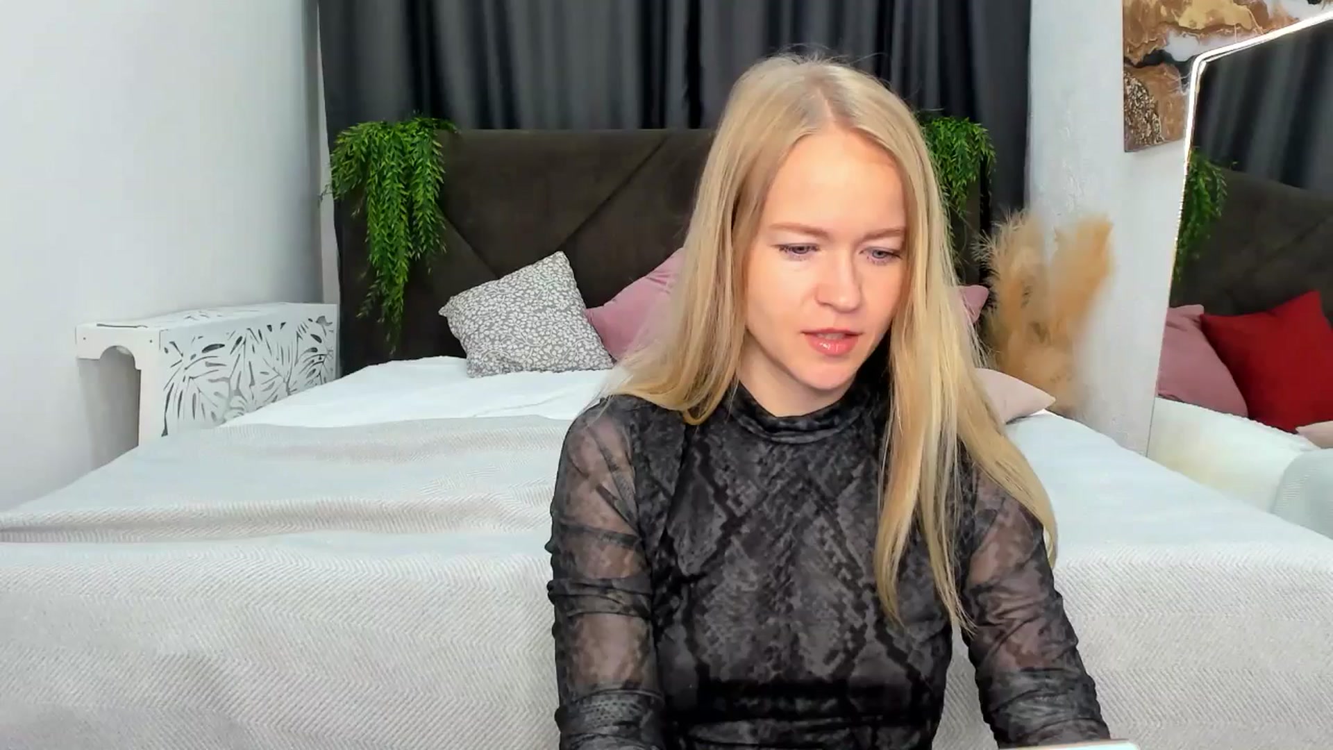 Gallery image thumbnail from Angel_Kristy's myfreecams stream on, 04/14/2025, 02:28 image 1 of 20