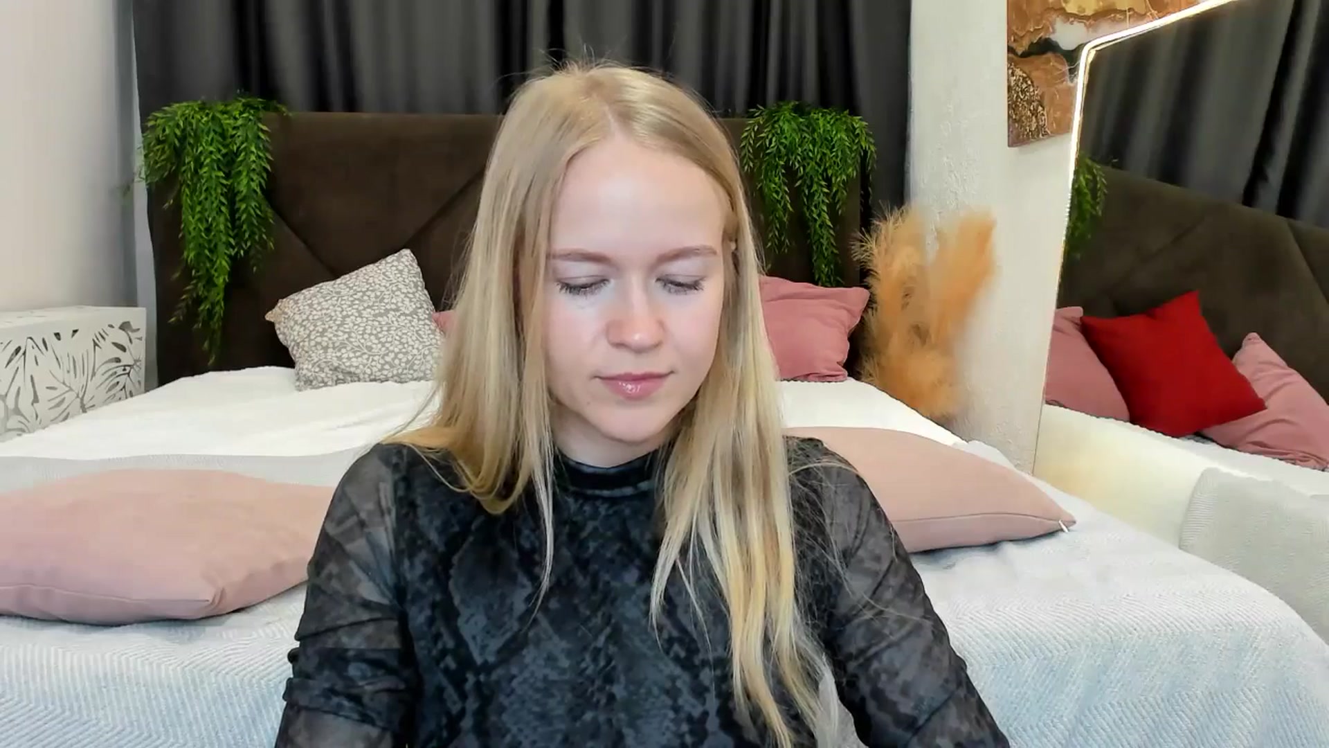 Gallery image thumbnail from Angel_Kristy's myfreecams stream on, 04/14/2025, 07:05 image 3 of 20