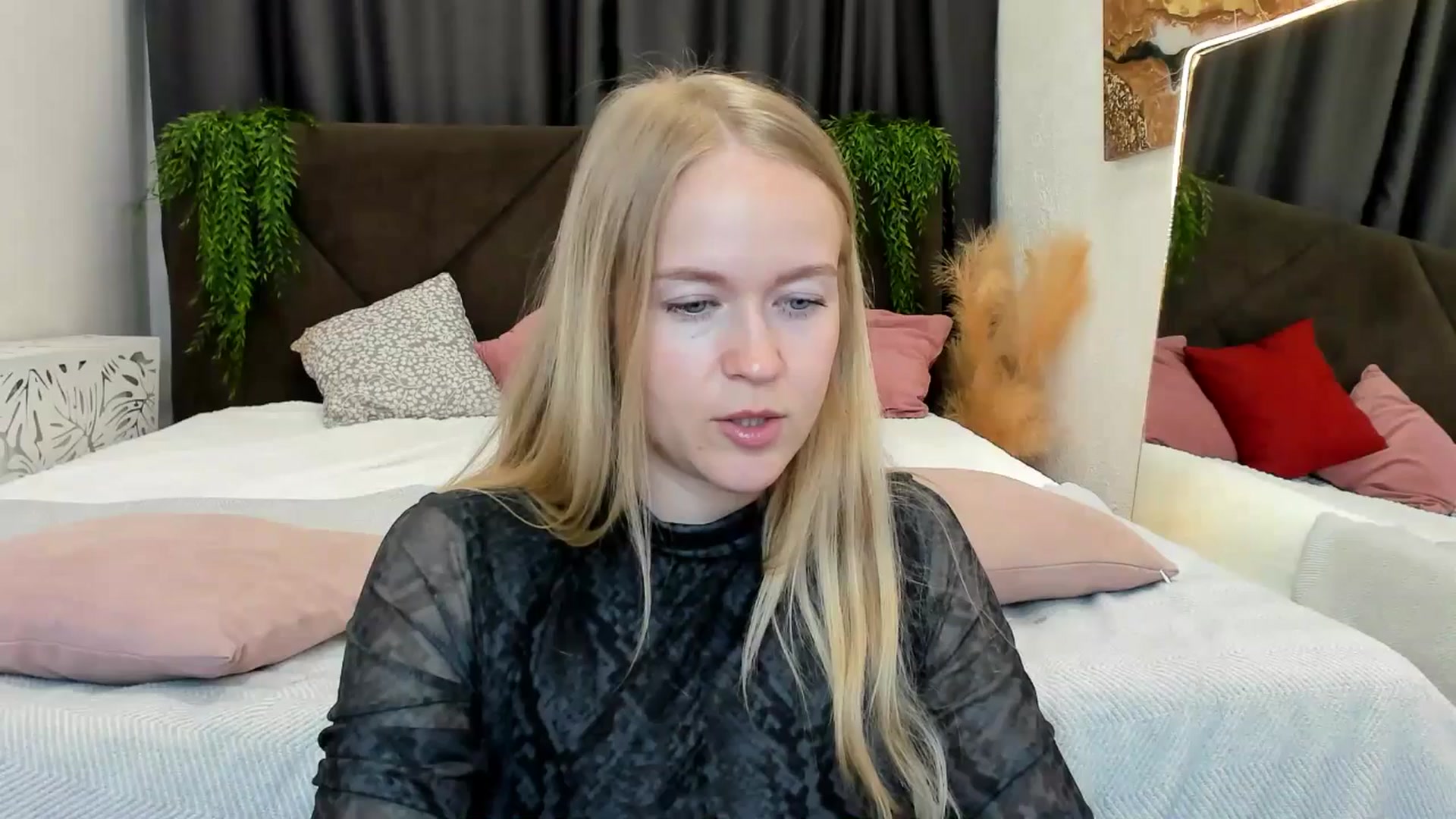 Gallery image thumbnail from Angel_Kristy's myfreecams stream on, 04/14/2025, 07:05 image 1 of 20