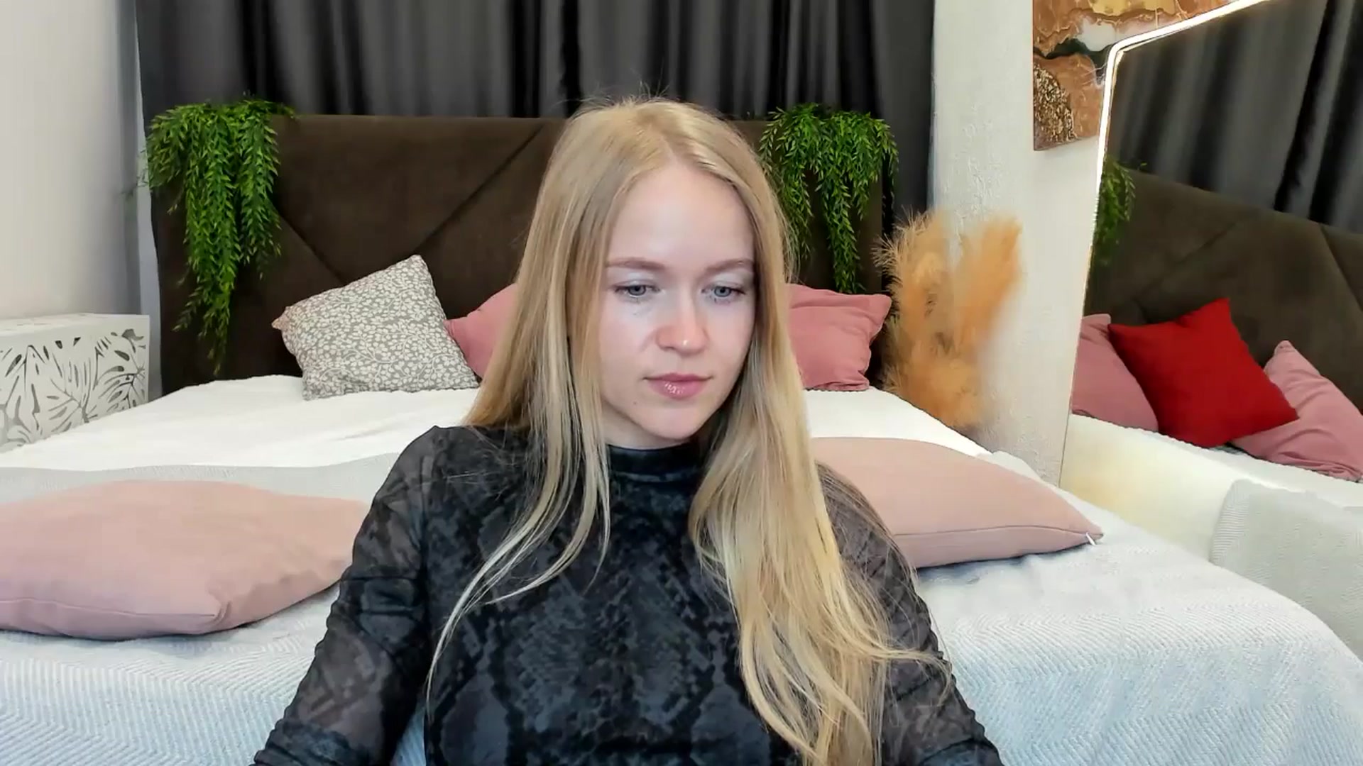 Gallery image thumbnail from Angel_Kristy's myfreecams stream on, 04/14/2025, 07:05 image 4 of 20