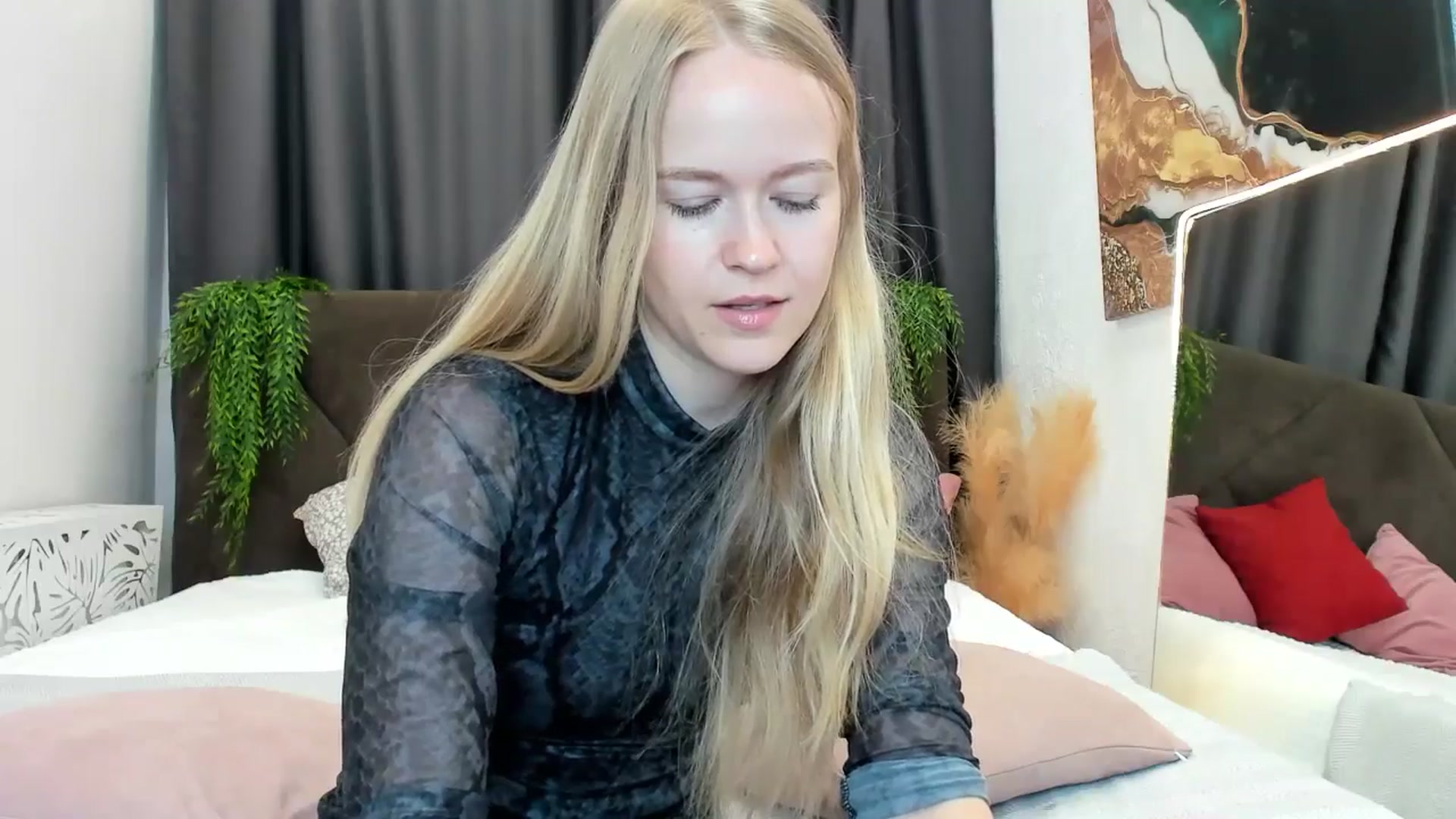 Gallery image thumbnail from Angel_Kristy's myfreecams stream on, 04/14/2025, 07:05 image 16 of 20