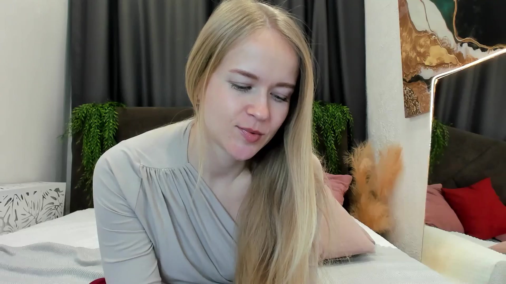 Gallery image thumbnail from Angel_Kristy's myfreecams stream on, 04/15/2025, 05:02 image 11 of 20
