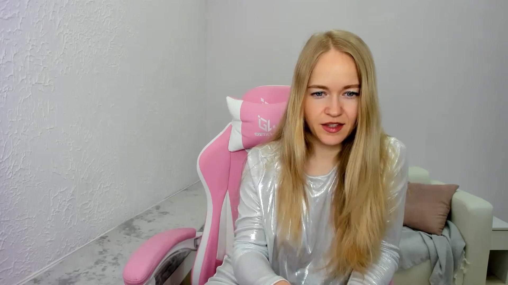 Gallery image thumbnail from Angel_Kristy's myfreecams stream on, 04/24/2025, 05:38 image 15 of 20