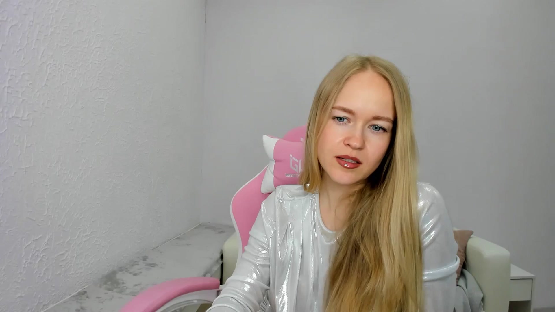 Gallery image thumbnail from Angel_Kristy's myfreecams stream on, 04/24/2025, 06:36 image 18 of 20