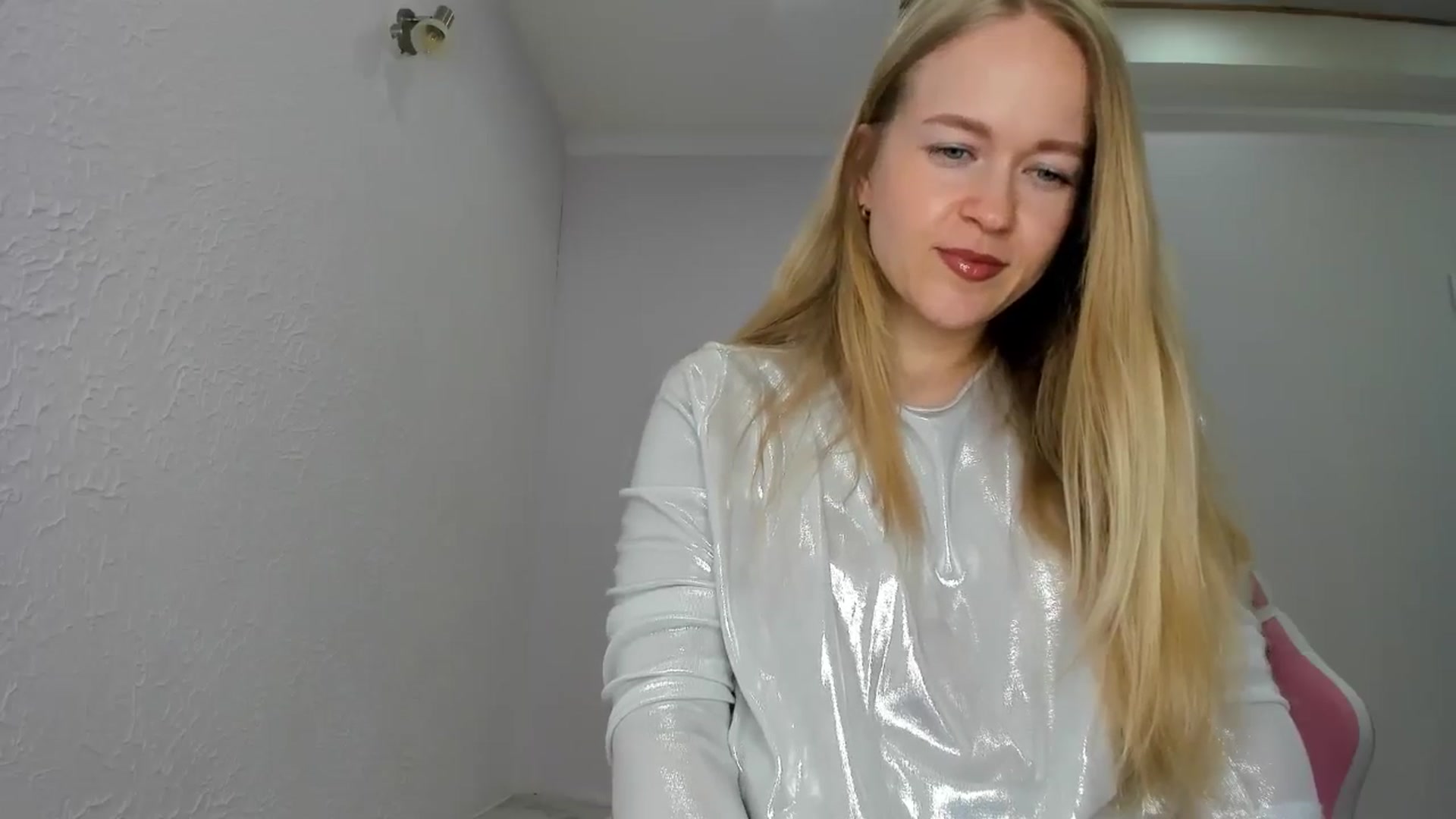 Gallery image thumbnail from Angel_Kristy's myfreecams stream on, 04/24/2025, 06:36 image 8 of 20