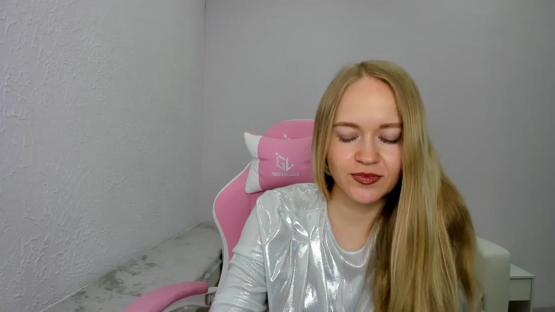 Gallery image thumbnail from Angel_Kristy's myfreecams stream on, 04/24/2025, 06:36 image 15 of 20