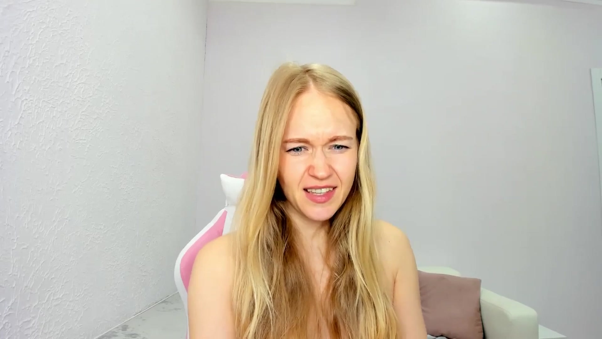Gallery image thumbnail from Angel_Kristy's myfreecams stream on, 04/28/2025, 04:53 image 17 of 20