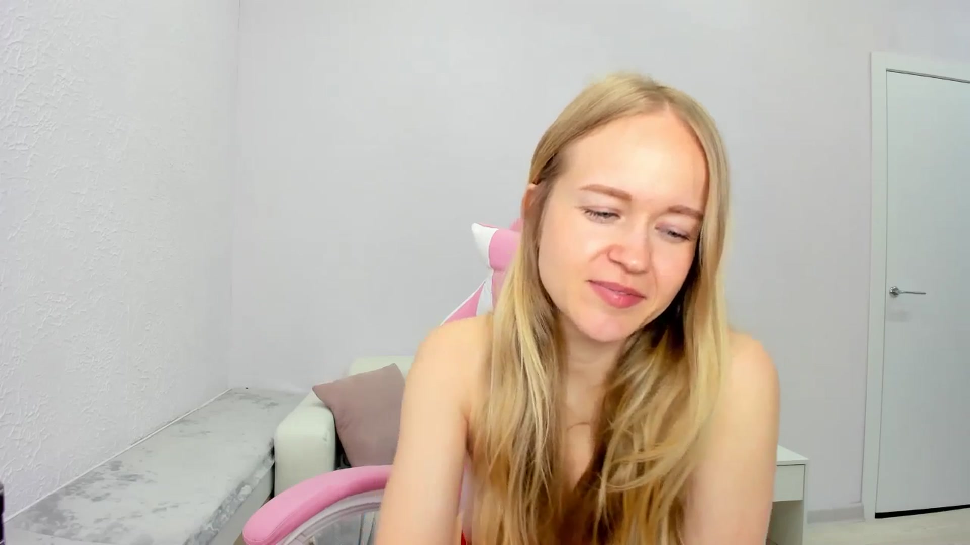 Gallery image thumbnail from Angel_Kristy's myfreecams stream on, 04/28/2025, 04:53 image 9 of 20
