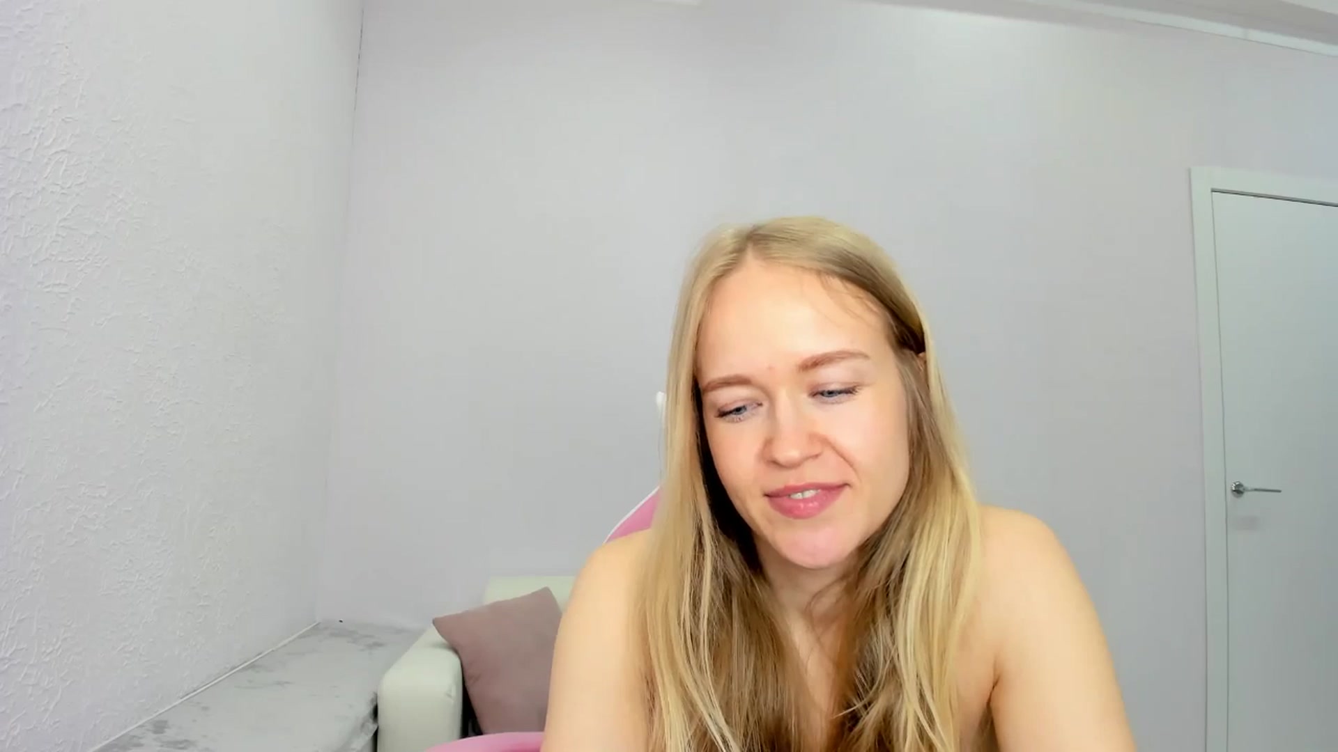Gallery image thumbnail from Angel_Kristy's myfreecams stream on, 04/28/2025, 04:53 image 15 of 20