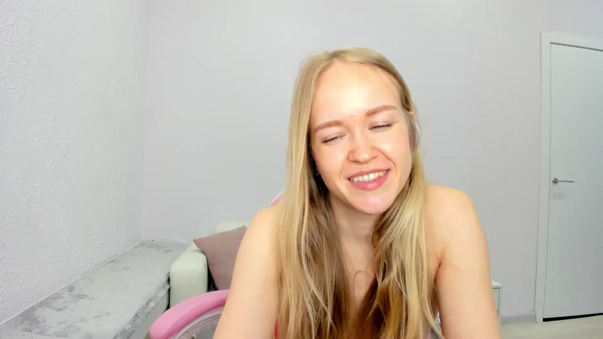 Gallery image thumbnail from Angel_Kristy's myfreecams stream on, 04/28/2025, 04:53 image 11 of 20