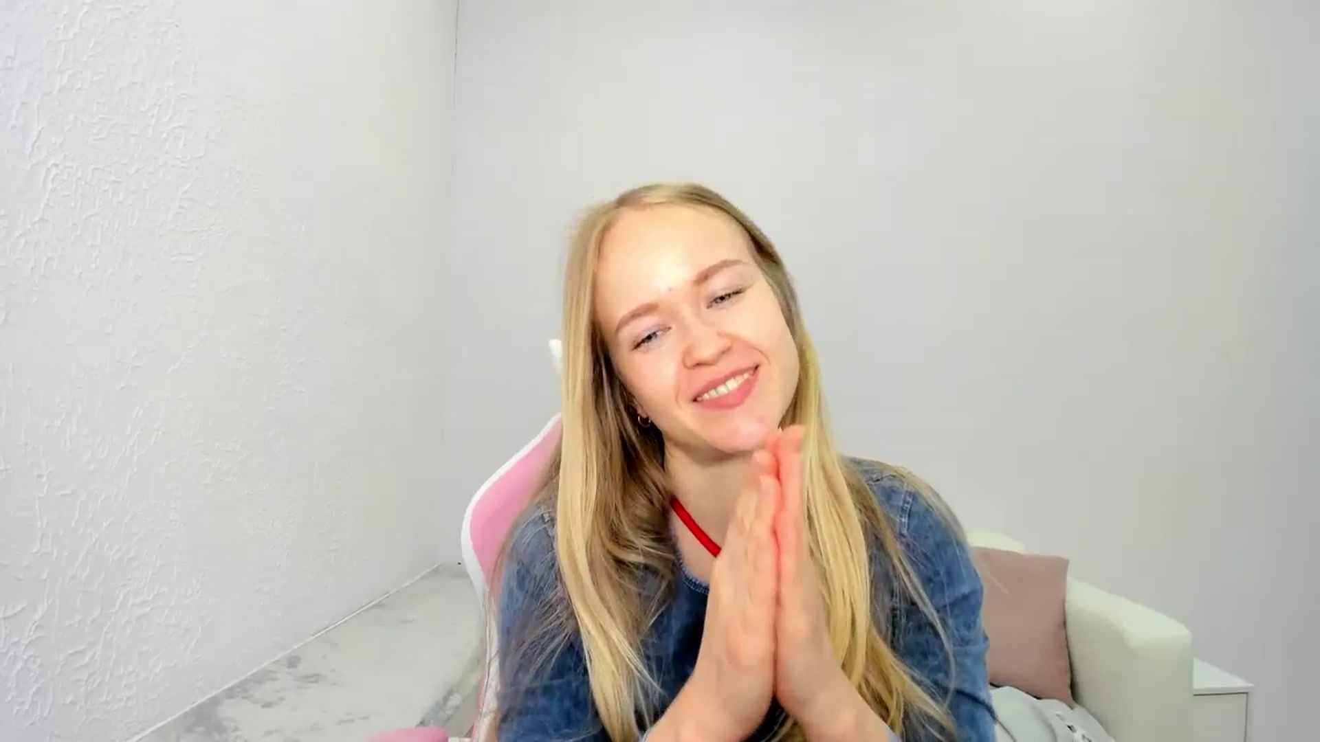 Gallery image thumbnail from Angel_Kristy's myfreecams stream on, 04/28/2025, 06:34 image 5 of 20