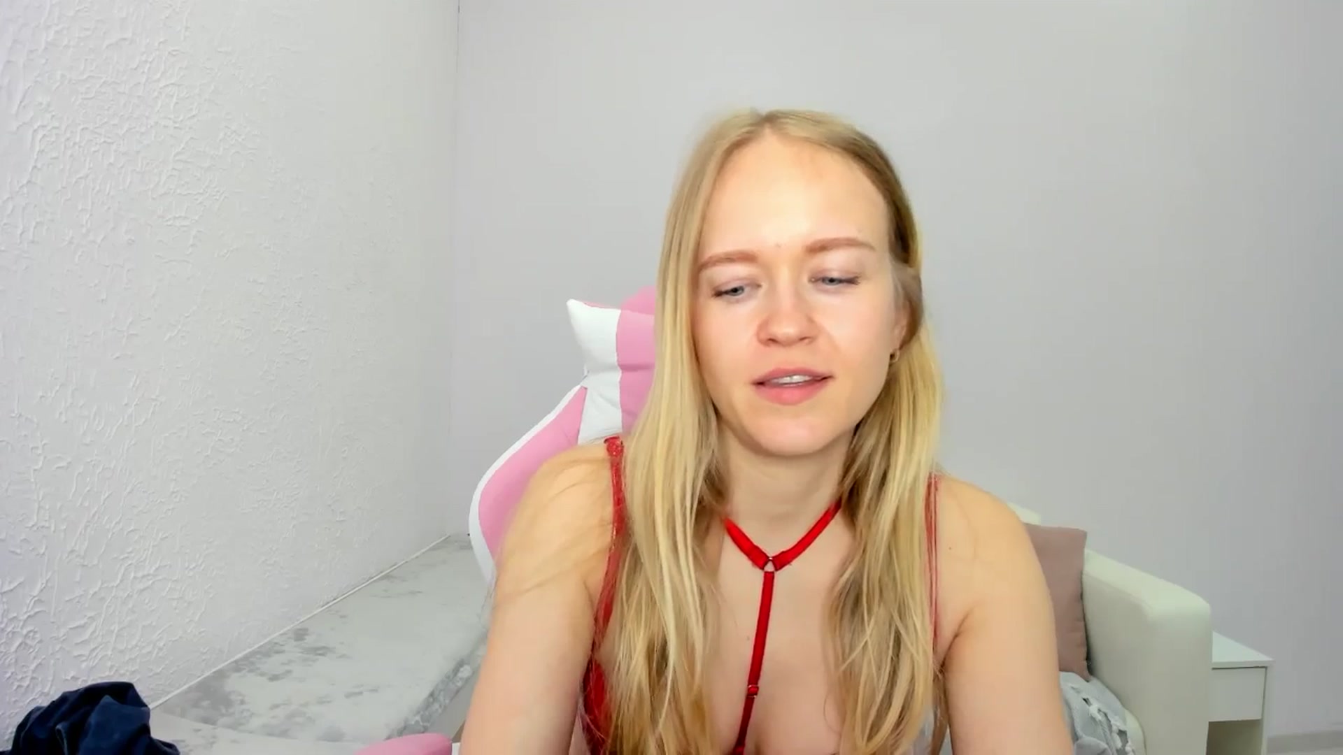 Gallery image thumbnail from Angel_Kristy's myfreecams stream on, 04/28/2025, 06:34 image 14 of 20