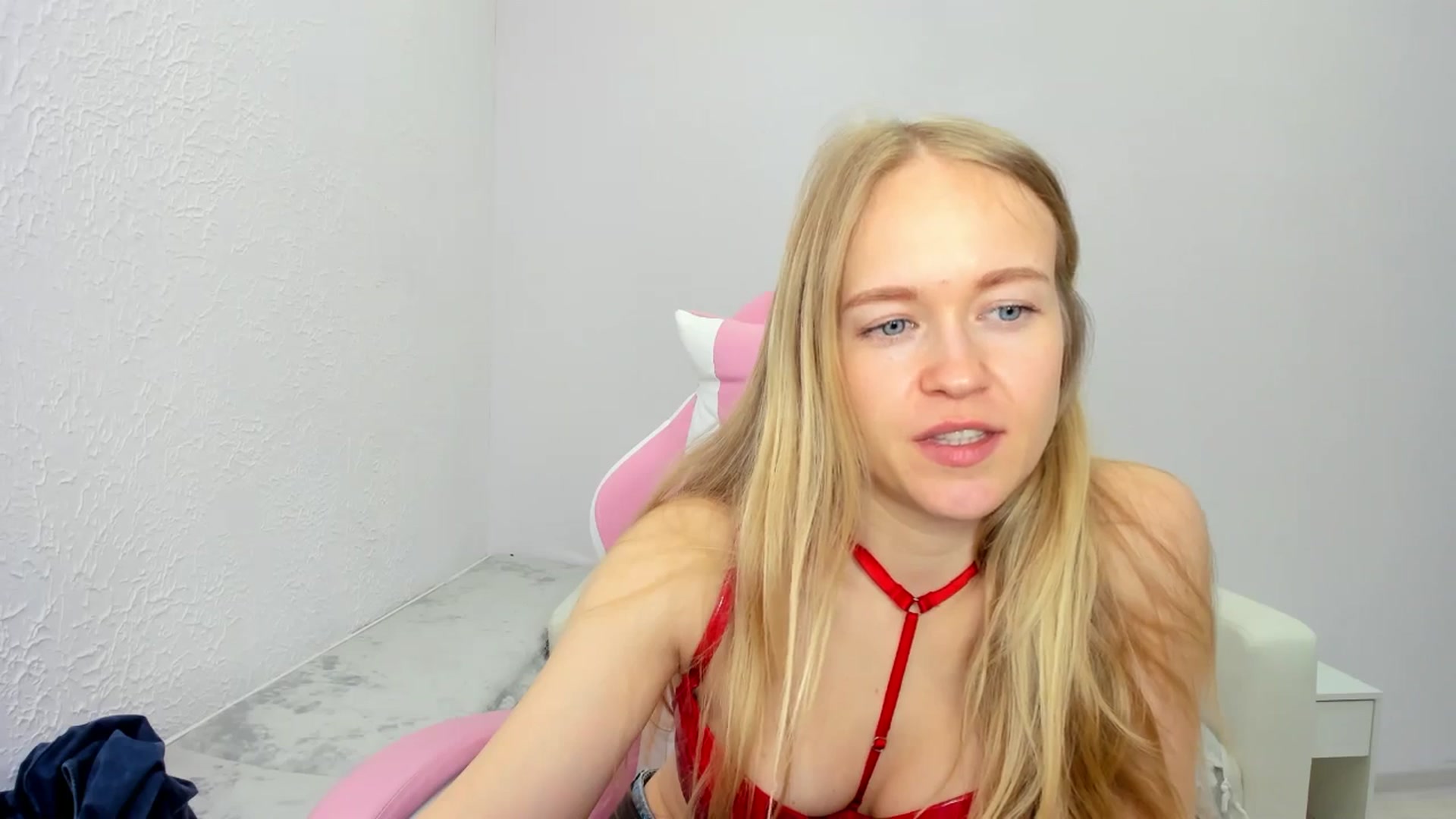 Gallery image thumbnail from Angel_Kristy's myfreecams stream on, 04/28/2025, 06:34 image 9 of 20