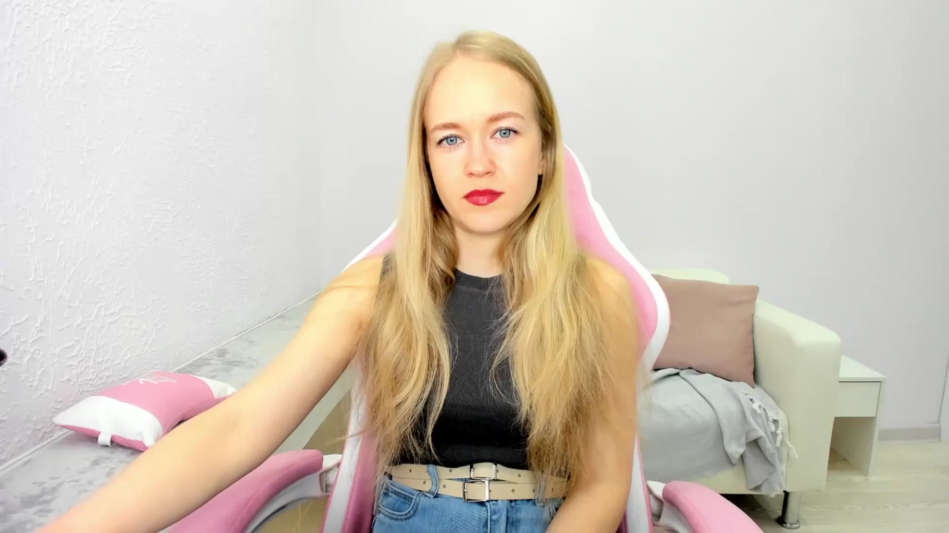 Gallery image thumbnail from Angel_Kristy's myfreecams stream on, 04/29/2025, 02:41 image 6 of 20
