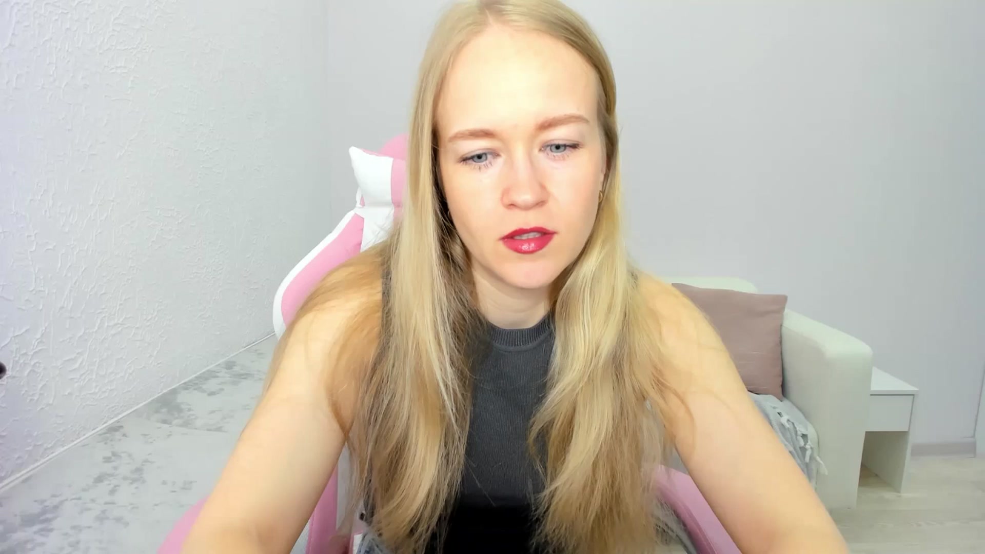 Gallery image thumbnail from Angel_Kristy's myfreecams stream on, 04/29/2025, 02:41 image 5 of 20