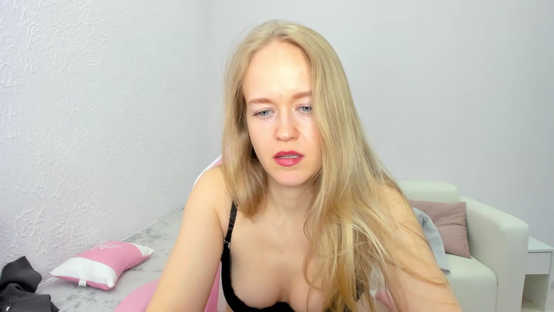 Gallery image thumbnail from Angel_Kristy's myfreecams stream on, 04/29/2025, 06:55 image 19 of 20