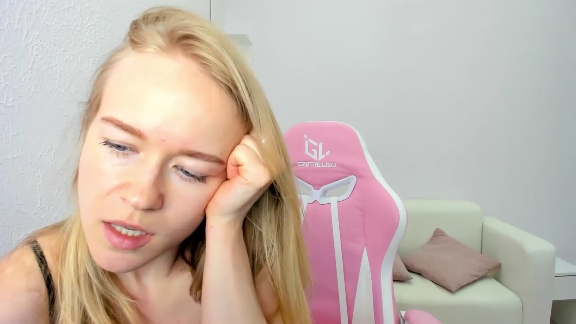 Gallery image thumbnail from Angel_Kristy's myfreecams stream on, 05/08/2025, 05:19 image 14 of 20