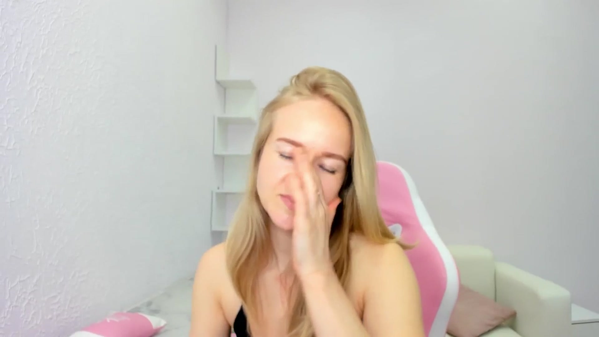 Gallery image thumbnail from Angel_Kristy's myfreecams stream on, 05/08/2025, 05:19 image 3 of 20